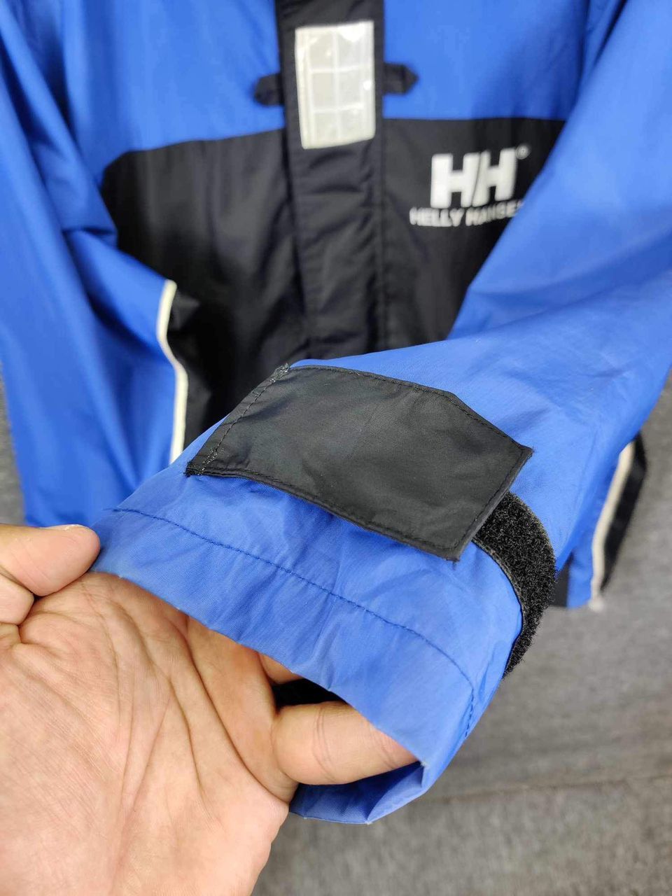Helly Hansen Vintage Helly Hansen Waterproof Windbreaker Jacket Size US M / EU 48-50 / 2 - 15 Thumbnail