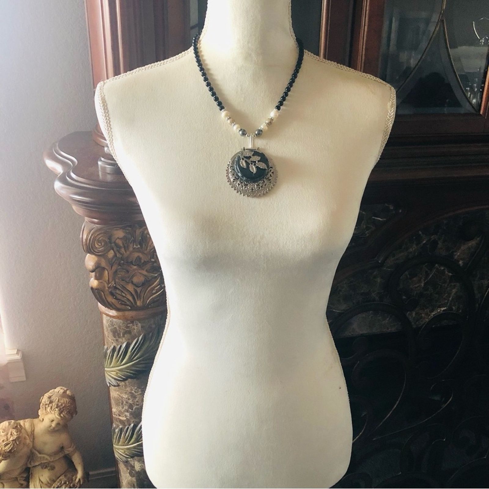 Handmade Handcrafted repurpose filigree leaf Pearl necklace Size ONE SIZE - 7 Thumbnail
