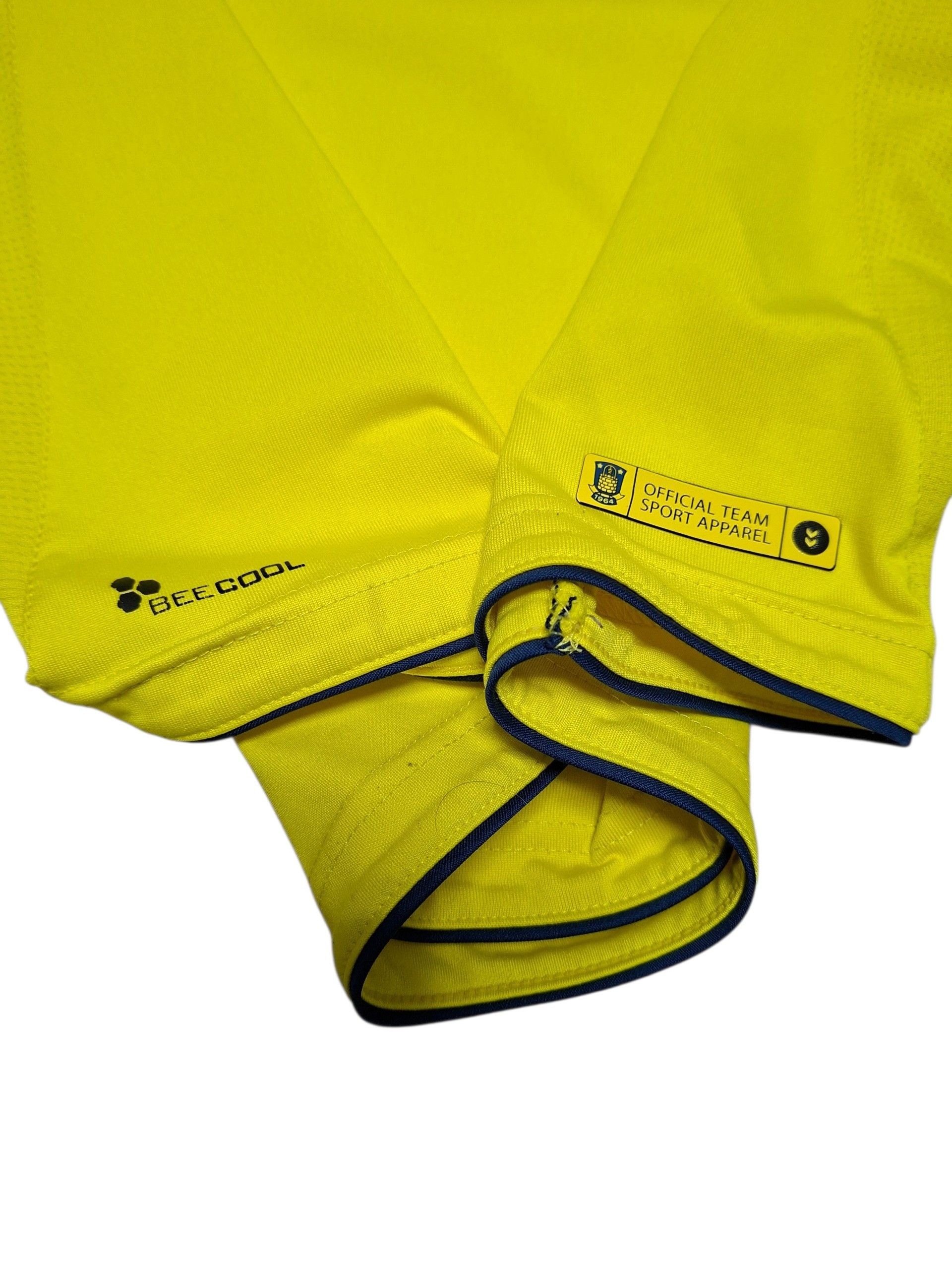 Hummel RADOSEVIC BRONDBY HUMMEL VINTAGE 2018/2019 SOCCER JERSEY Size US L / EU 52-54 / 3 - 3 Thumbnail