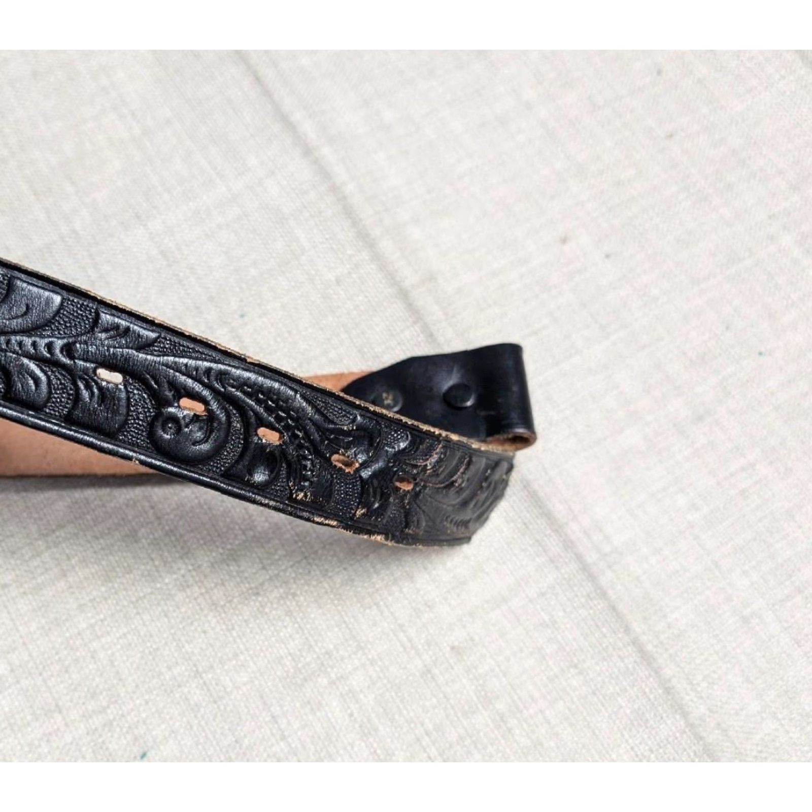 Vintage VINTAGE WESTERN Belt Tooled Leather Cowhide Black 30 Buckle - Cowboy Style Men Belt Size 30 - 4 Thumbnail