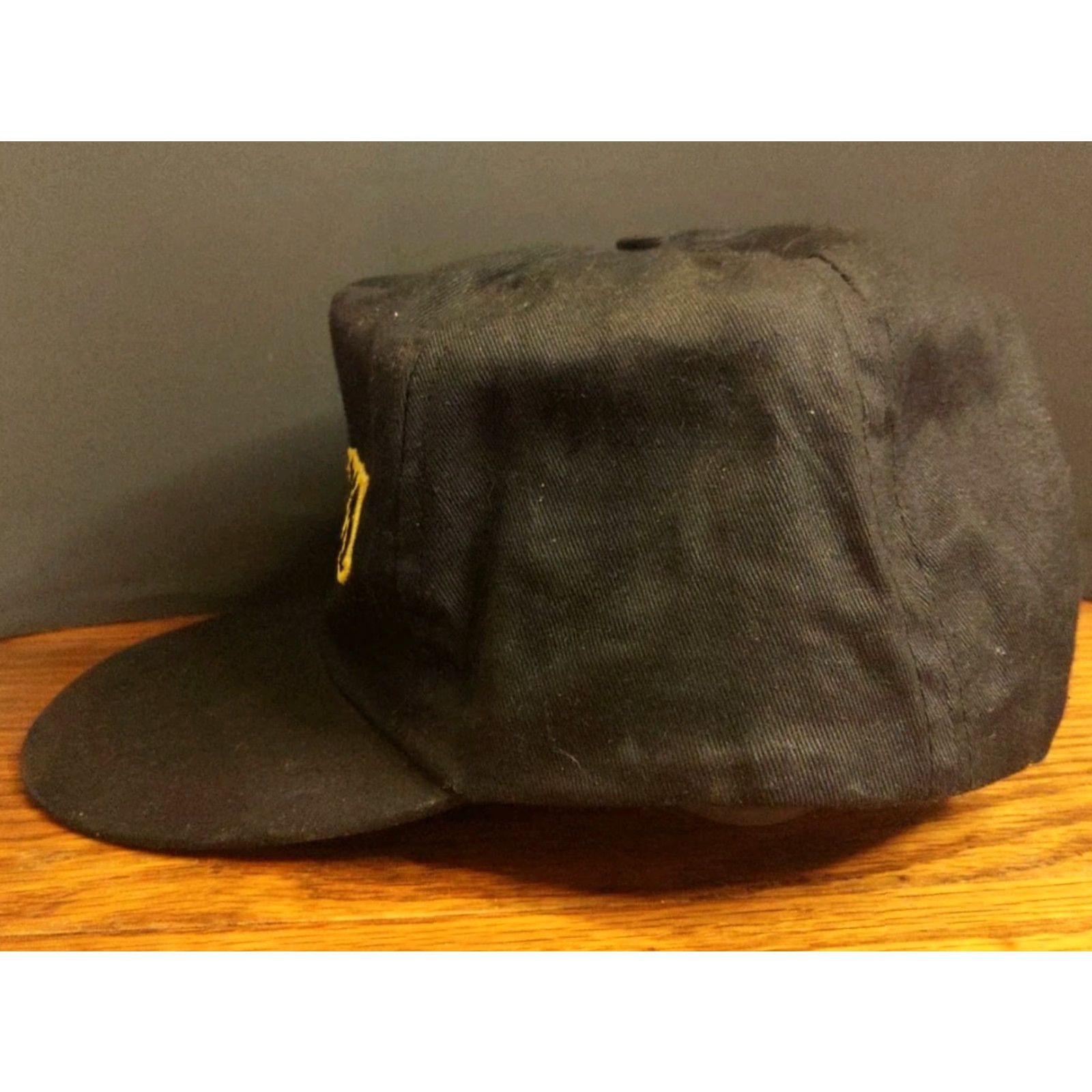 Vintage VINTAGE Universal Hawkeyes Hat Cap Black Snapback Spell Out Collegiate Sports Canvas Adjustable Men Hats Hawkeyes College 90s Football Universi... Size ONE SIZE - 4 Thumbnail