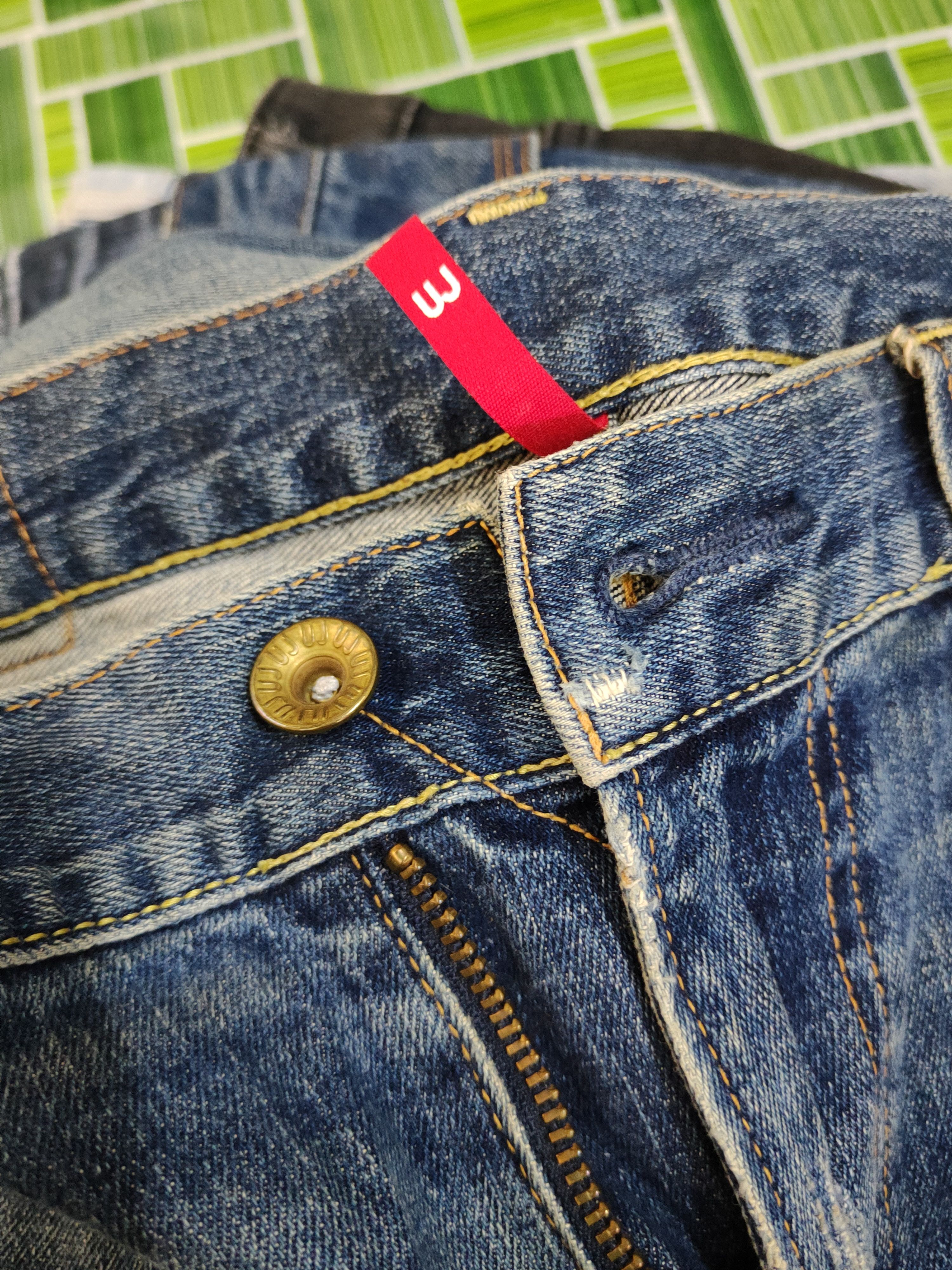 Japanese Brand Uniqlo Blue Distressed Ripped Jeans #W1307 Size US 33 - 12 Thumbnail