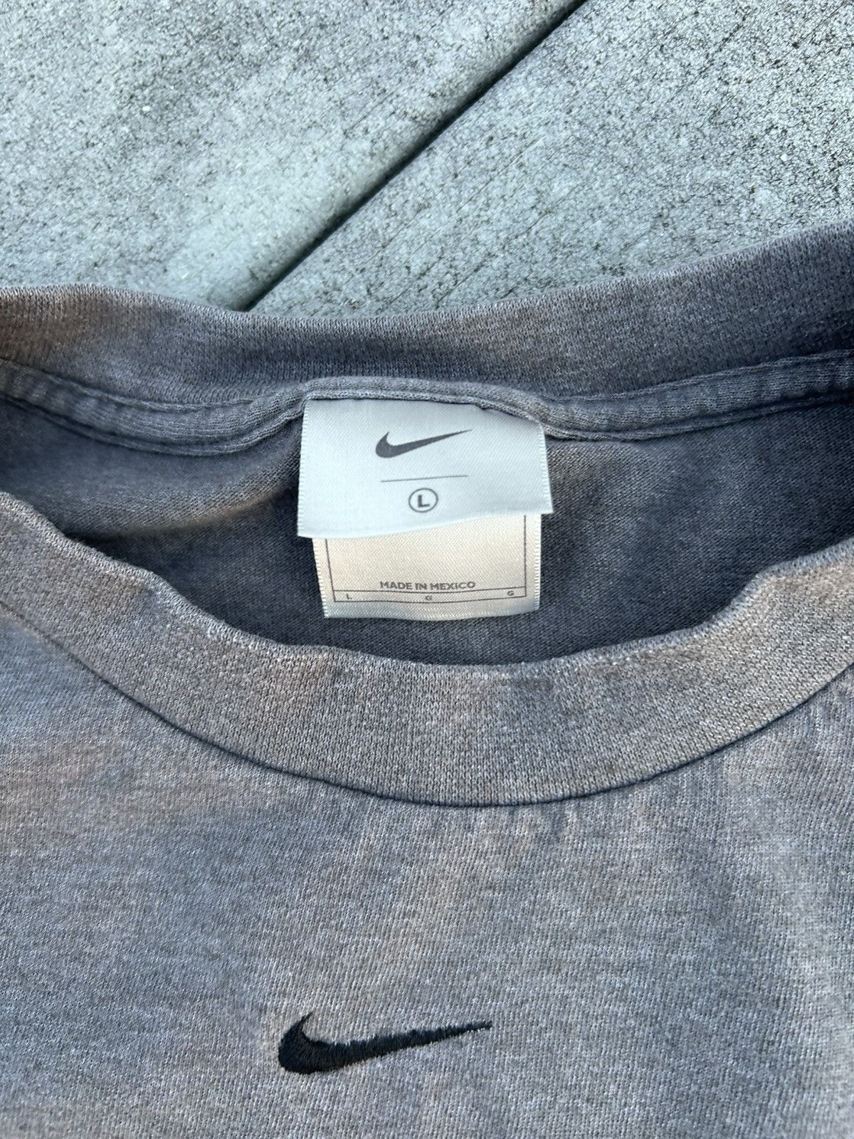 Nike Y2K center swoosh shirt Size US L / EU 52-54 / 3 - 2 Thumbnail