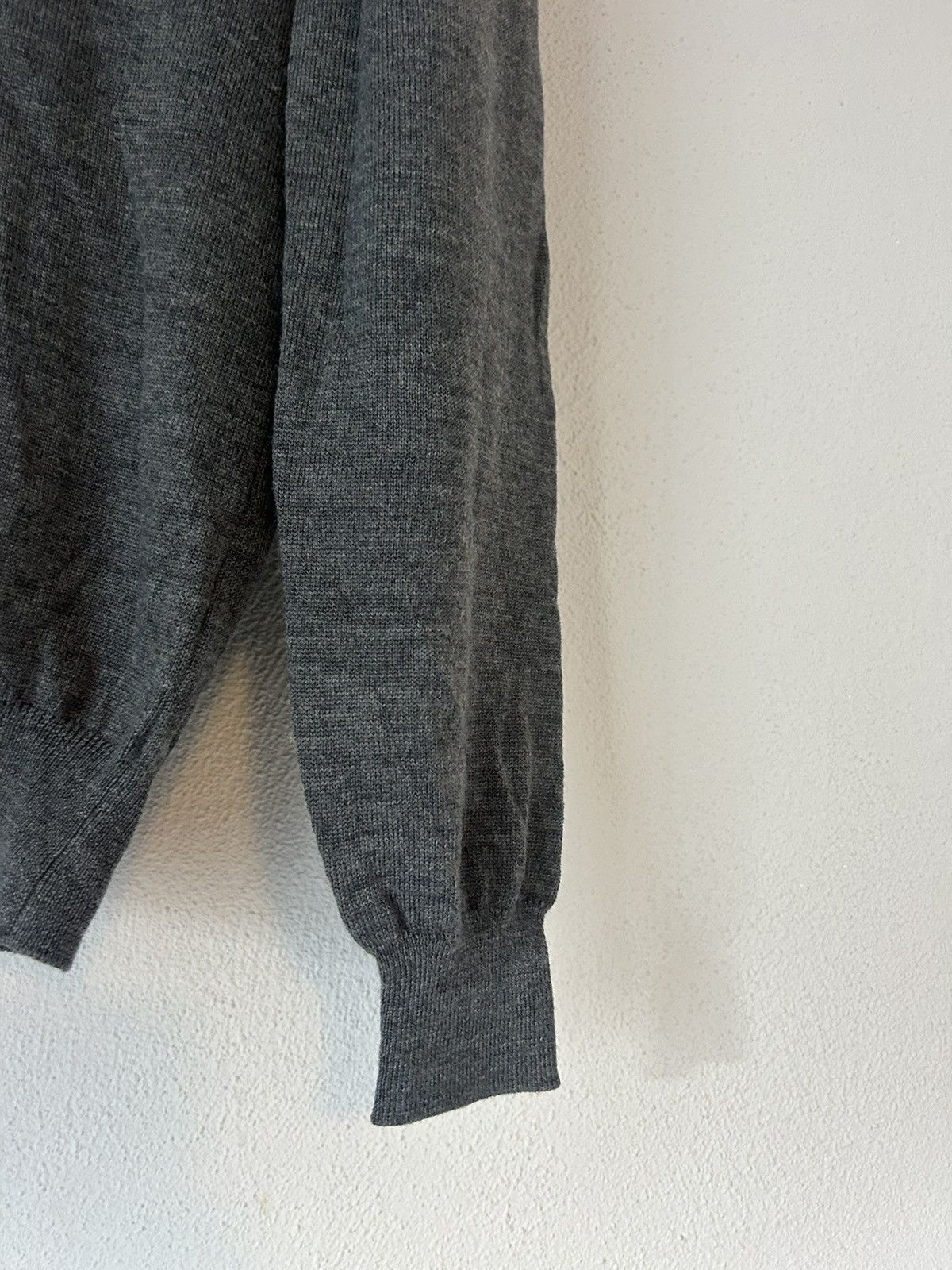 Gucci Grey V-Neck Wool Sweater with Web Arm Detail Size US M / EU 48-50 / 2 - 5 Thumbnail