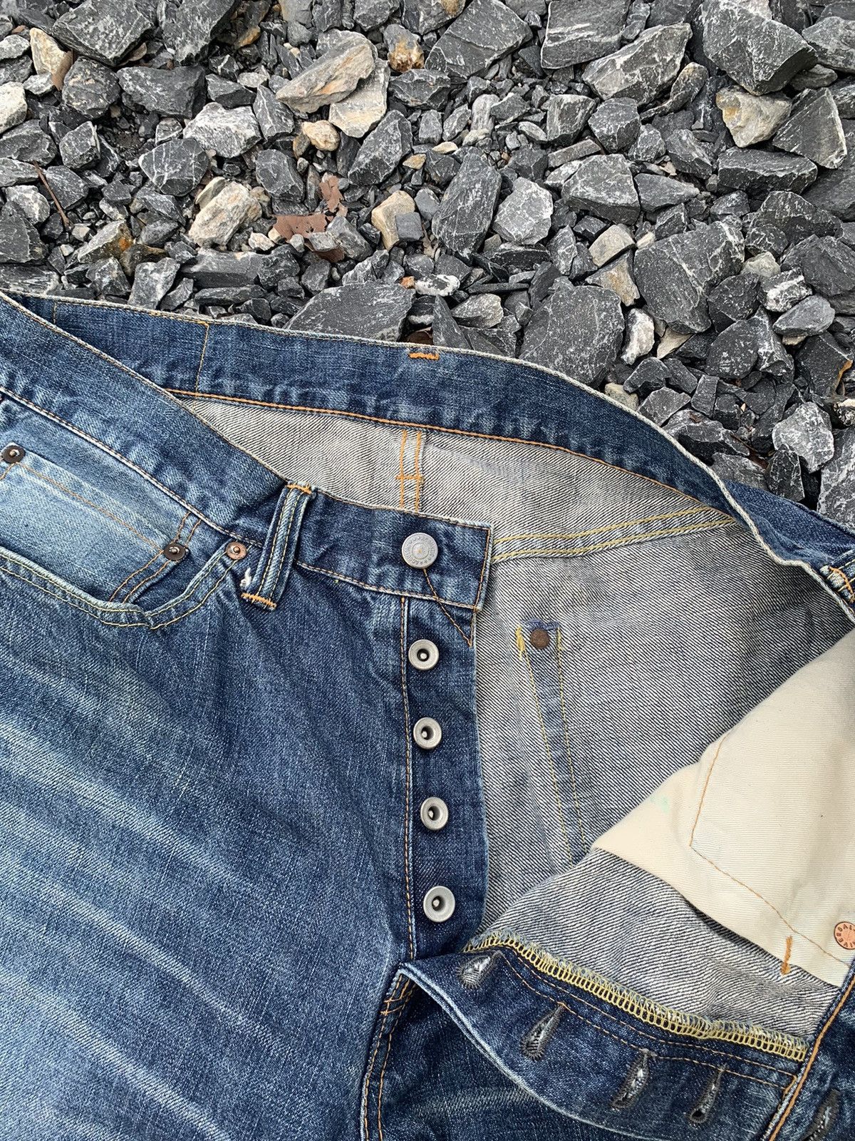 Japanese Brand ACOUSTIC SELVEDGE BUTTON FLY JAPANESE FADED DISTRESSED DENIM Size US 36 / EU 52 - 12 Thumbnail