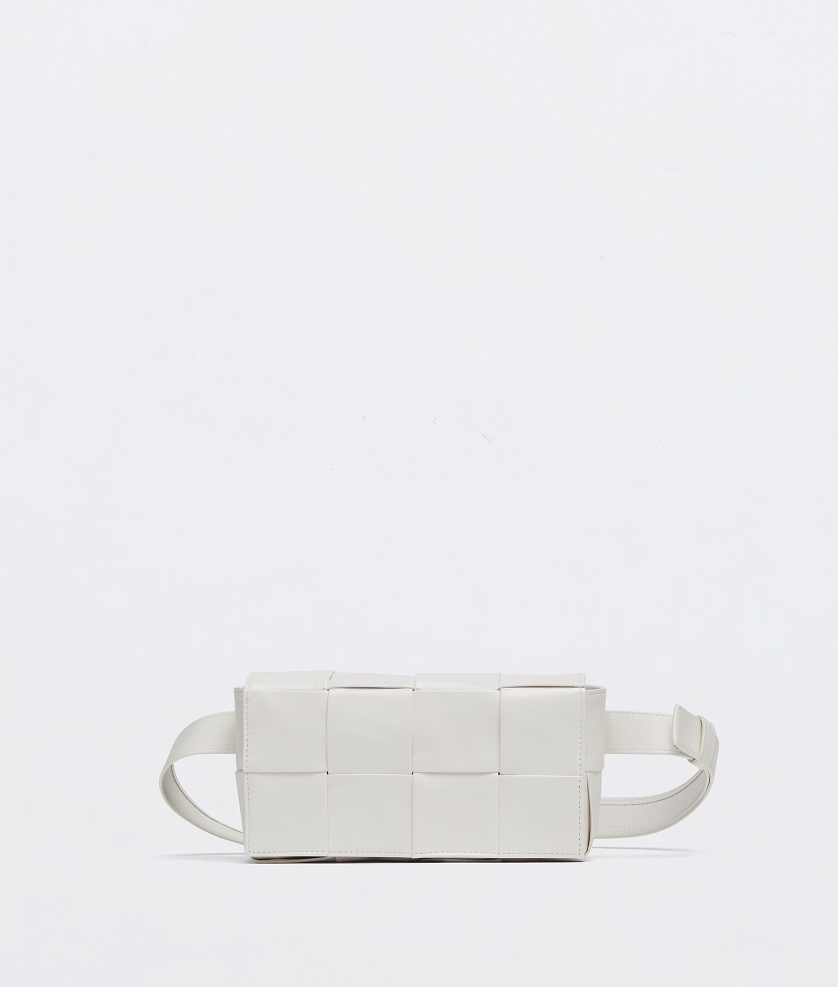 Bottega Veneta o1n1vont0225 Size: OS / Cassette Belt Bag in White Size ONE SIZE - 1 Thumbnail
