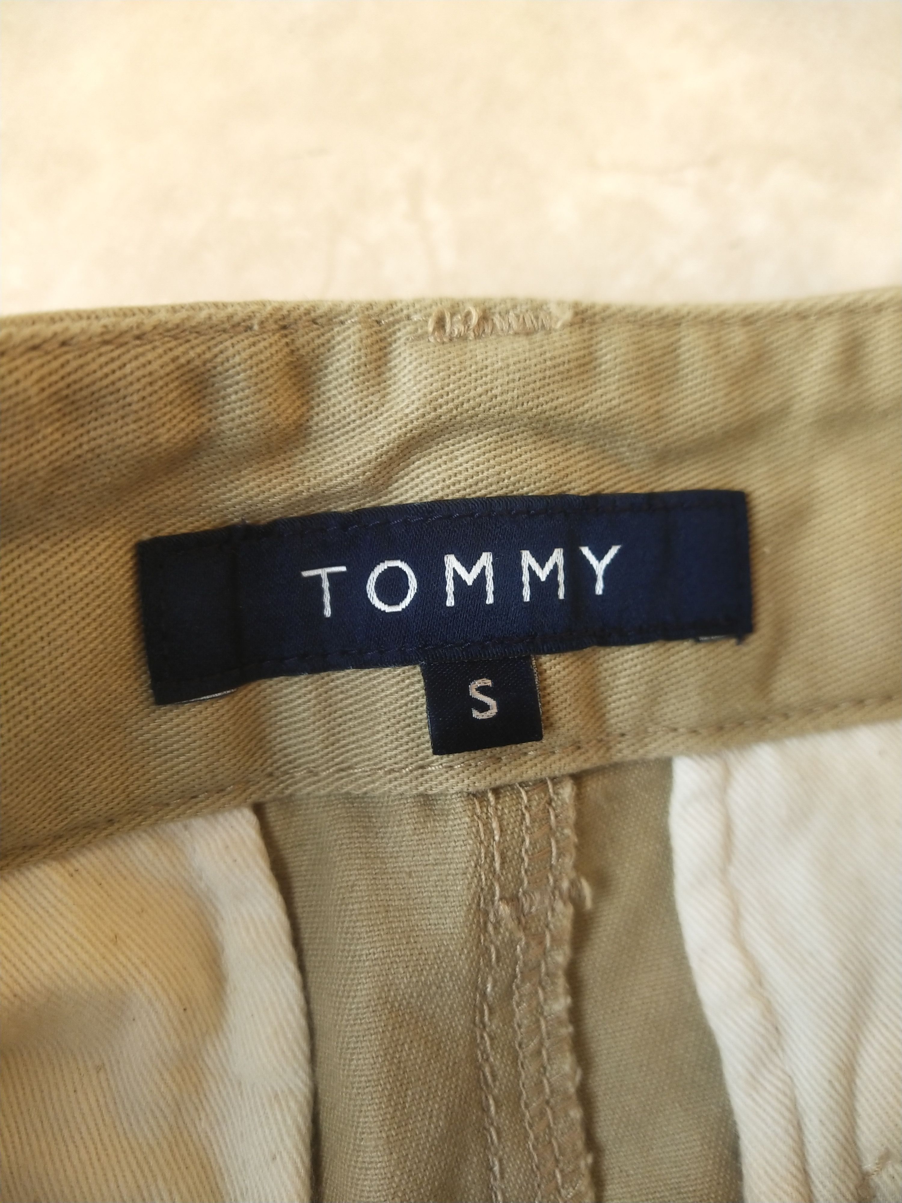 Tommy Hilfiger Tommy Hilfiger Japan Y2K Khaki Mini Skirt NYC Graphic Size 30" / US 8 / IT 44 - 6 Thumbnail