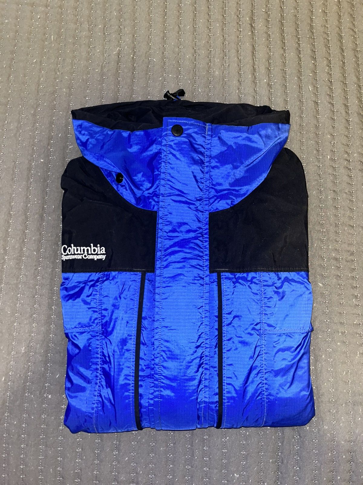 image of Vintage Columbia Omni Tech Titanium Jacket in Blue, Men's (Size XL)