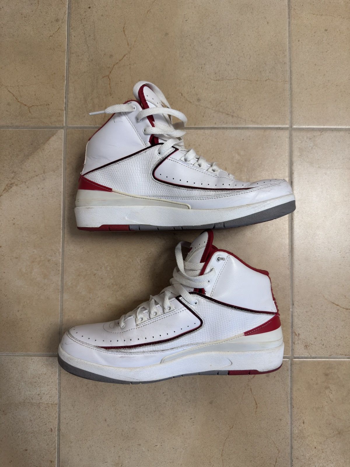 Jordan Brand Jordan 2 Retro “White/Red” (2014) Size: US Men’s 8.5 Size US 8.5 / EU 41-42 - 2 Thumbnail