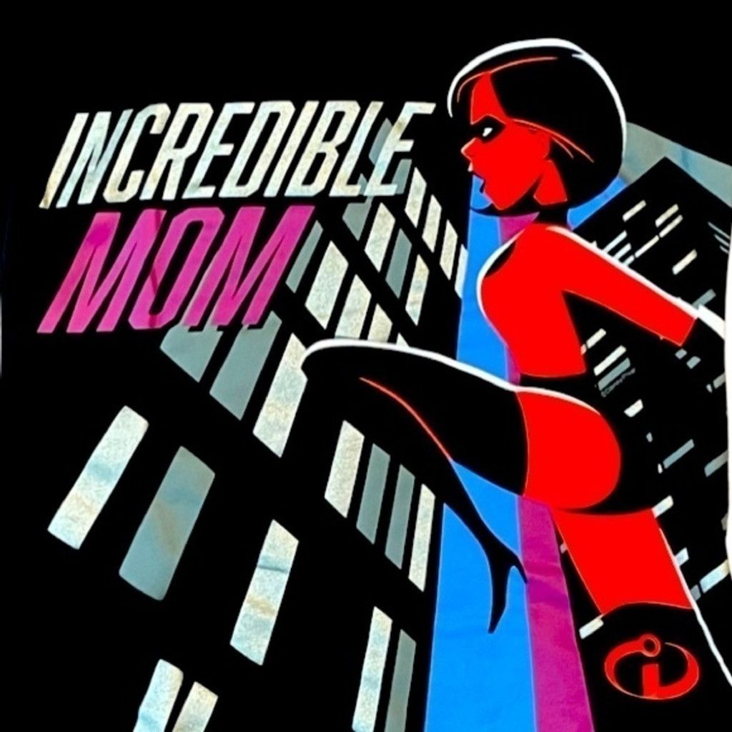 Disney incredible Mom T-Shirt by Disney. Size XS / US 0-2 / IT 36-38 - 3 Thumbnail