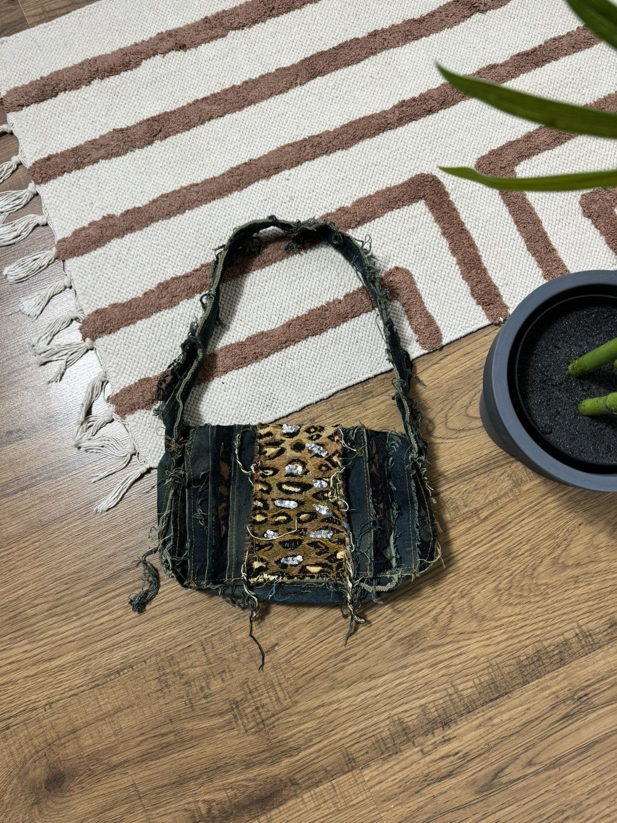 Vintage VINTAGE DISTRESSED WASHED DENIM LACE BAG Size ONE SIZE - 2 Thumbnail