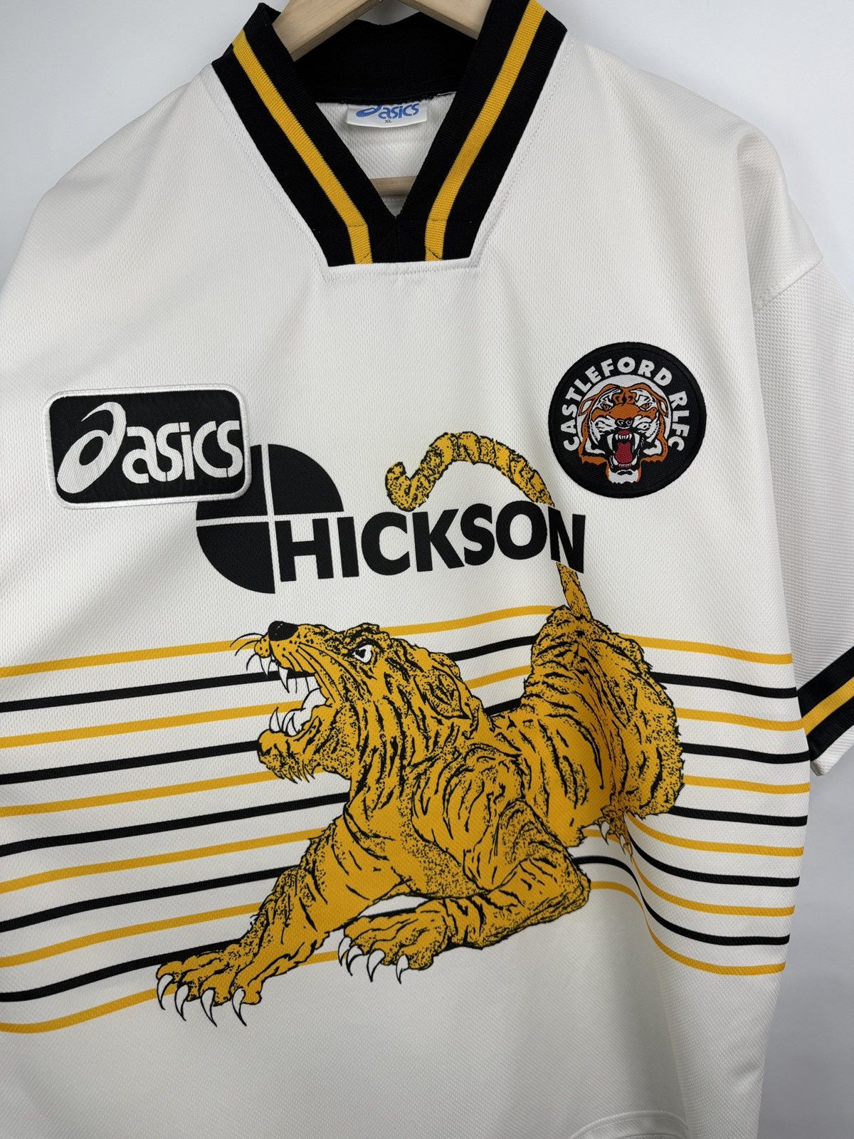 Asics 🏴󠁧󠁢󠁥󠁮󠁧󠁿 Vintage 1997 Asics Castleford Tigers RLFC Rugby Jersey Size US XL / EU 56 / 4 - 4 Thumbnail