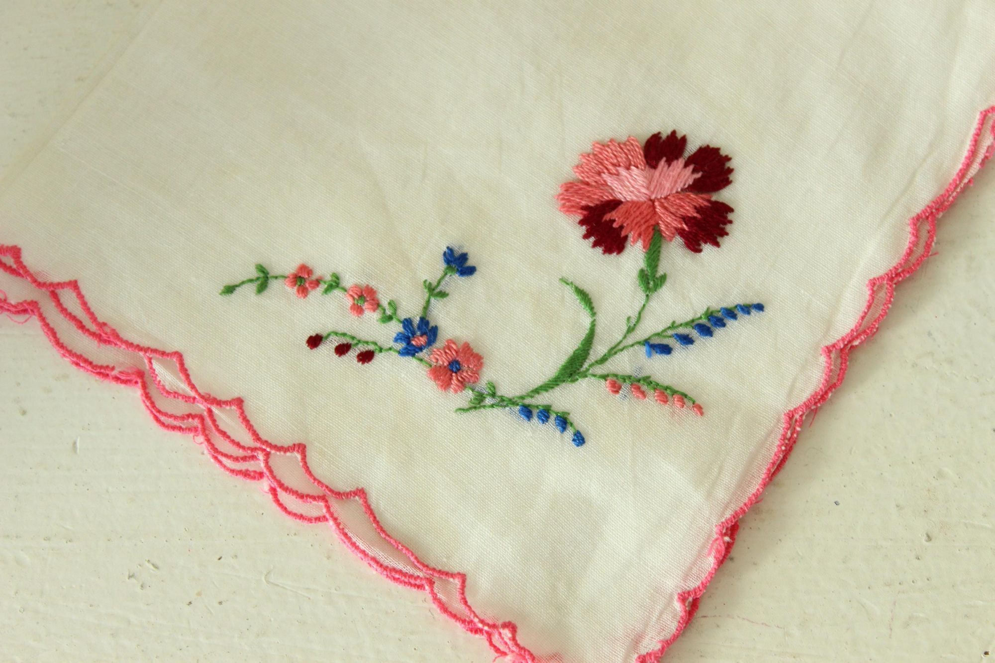 Vintage Vintage White Handkerchief, Embroidered Flower Cotton Hankie Size ONE SIZE - 3 Thumbnail