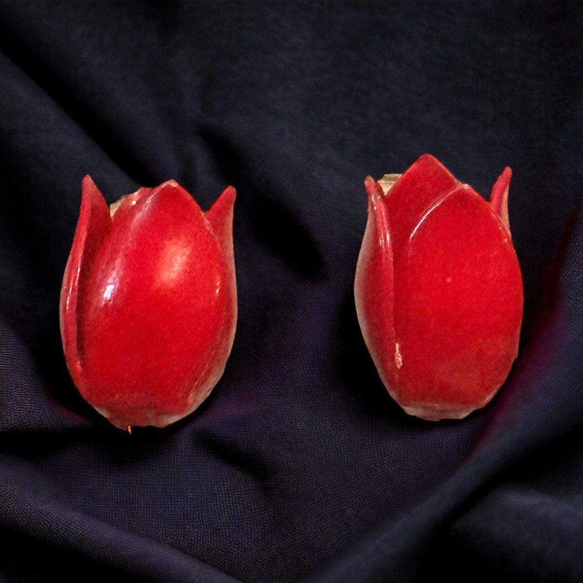 Vintage Vintage red tulip clip on earrings Size ONE SIZE - 1 Thumbnail