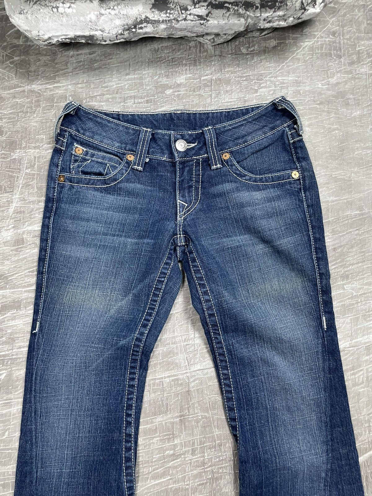 True Religion True Religion Rare Vintage Flared Contrast Stitch Y2K Jeans Size 26" / US 2 / IT 38 - 7 Thumbnail