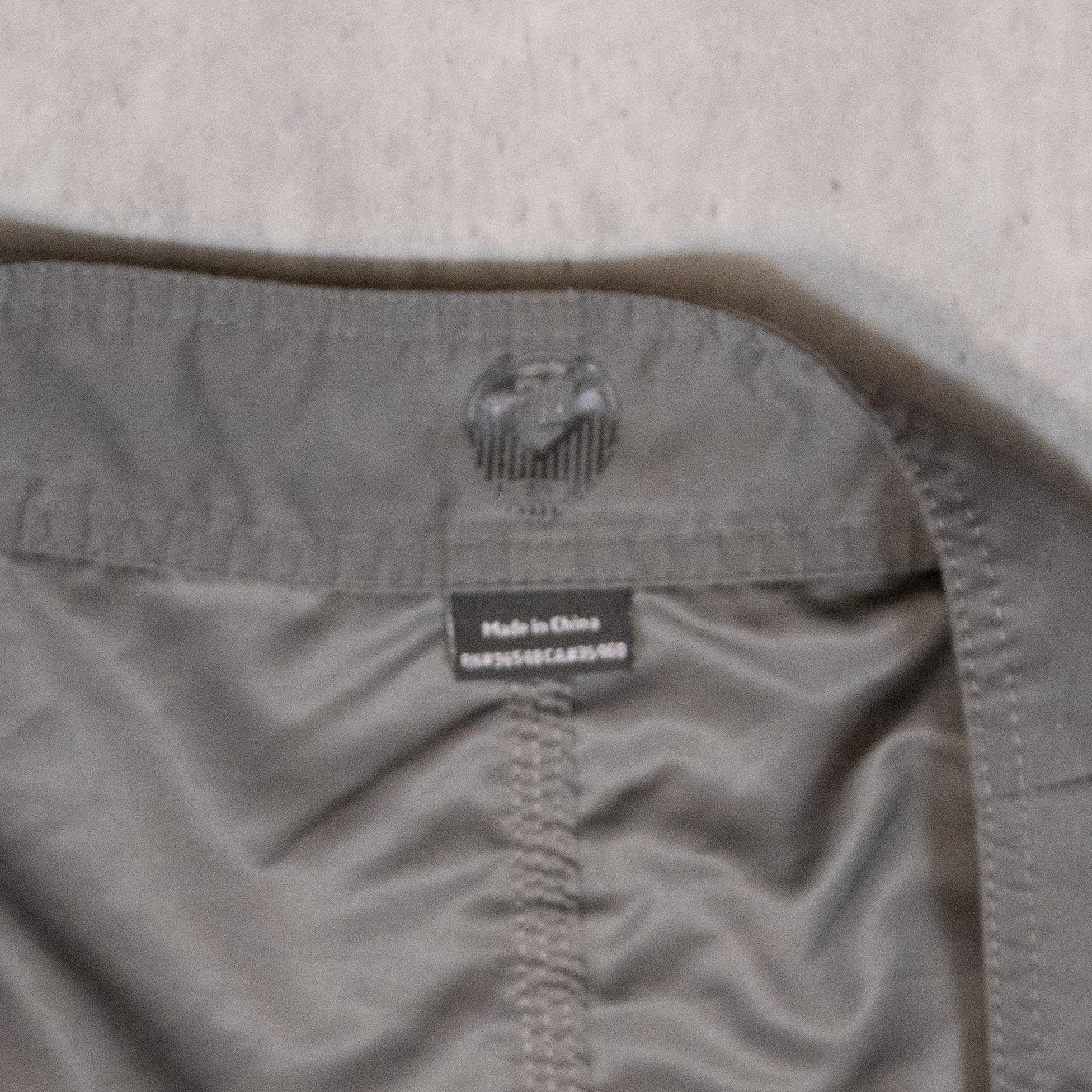 Vintage VTG Y2K 2000's Oakley Crazy Baggy Cargo Grey Water Shorts Size US 40 / EU 56 - 11 Thumbnail