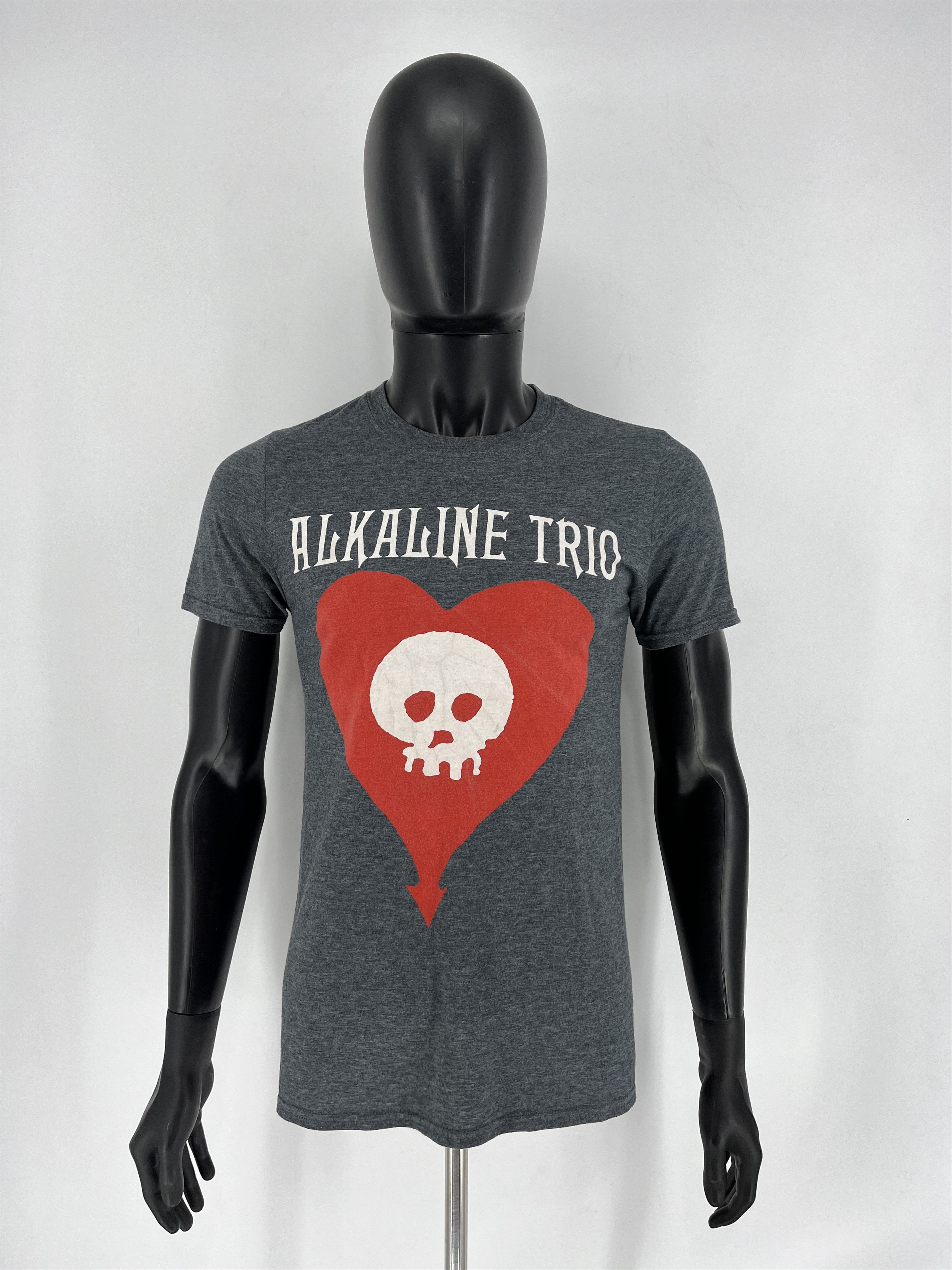 Band Tees × Vintage Vintage Alkaline Trio Classic Heartskull Tee Punk Rock Band Size US S / EU 44-46 / 1 - 2 Thumbnail