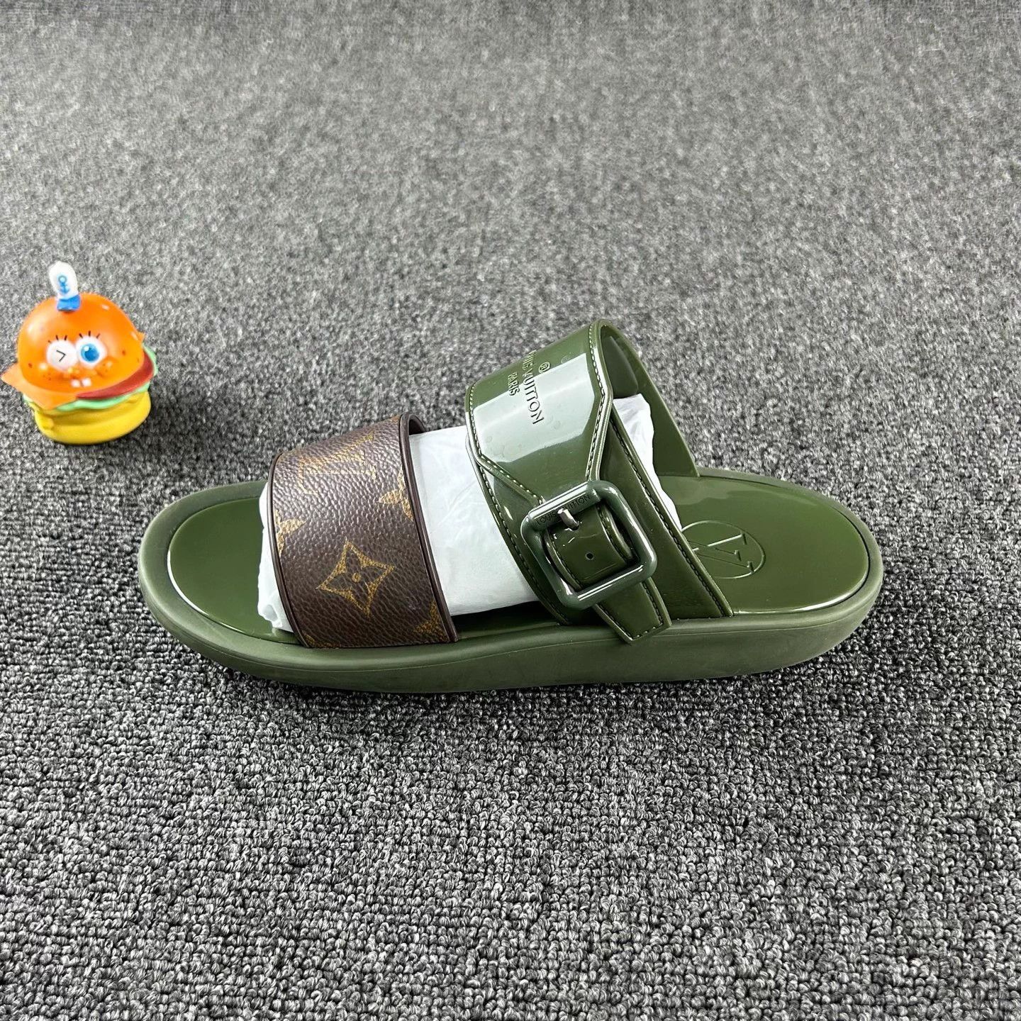 Louis Vuitton LV Green Monogram Slippers Women's 35 Size US 4 / IT 34 - 3 Thumbnail