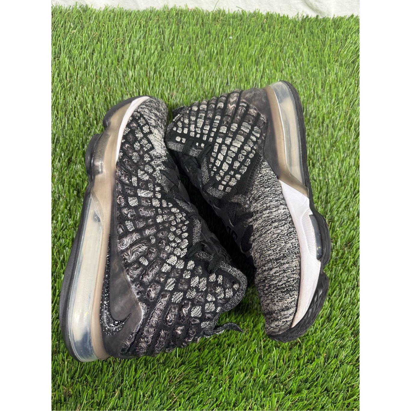 Nike Size 8.5 NIKE LEBRON 17 BLACK WHITE MEN'S BASKETBALL SHOES Size US 8.5 / EU 41-42 - 5 Thumbnail