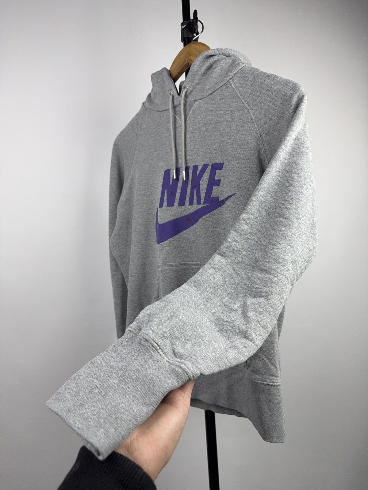Nike 00s Retro Nike Purple Logo Y2K Sportswear Hoodie Grey Size L / US 10 / IT 46 - 10 Thumbnail