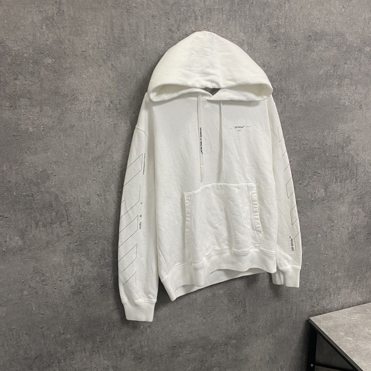 Off-White Off White Unfinished Arrows Hoodie Big Logo Size L Size US L / EU 52-54 / 3 - 4 Thumbnail