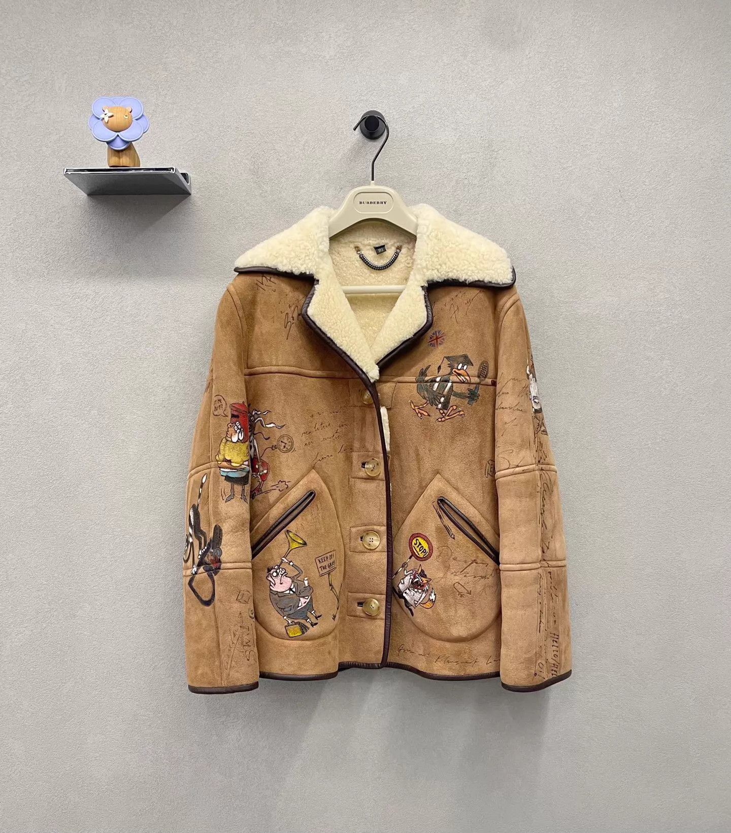 Burberry Burberry Camel Shearling Animal Comic Print Coats 40 Size S / US 4 / IT 40 - 1 Thumbnail