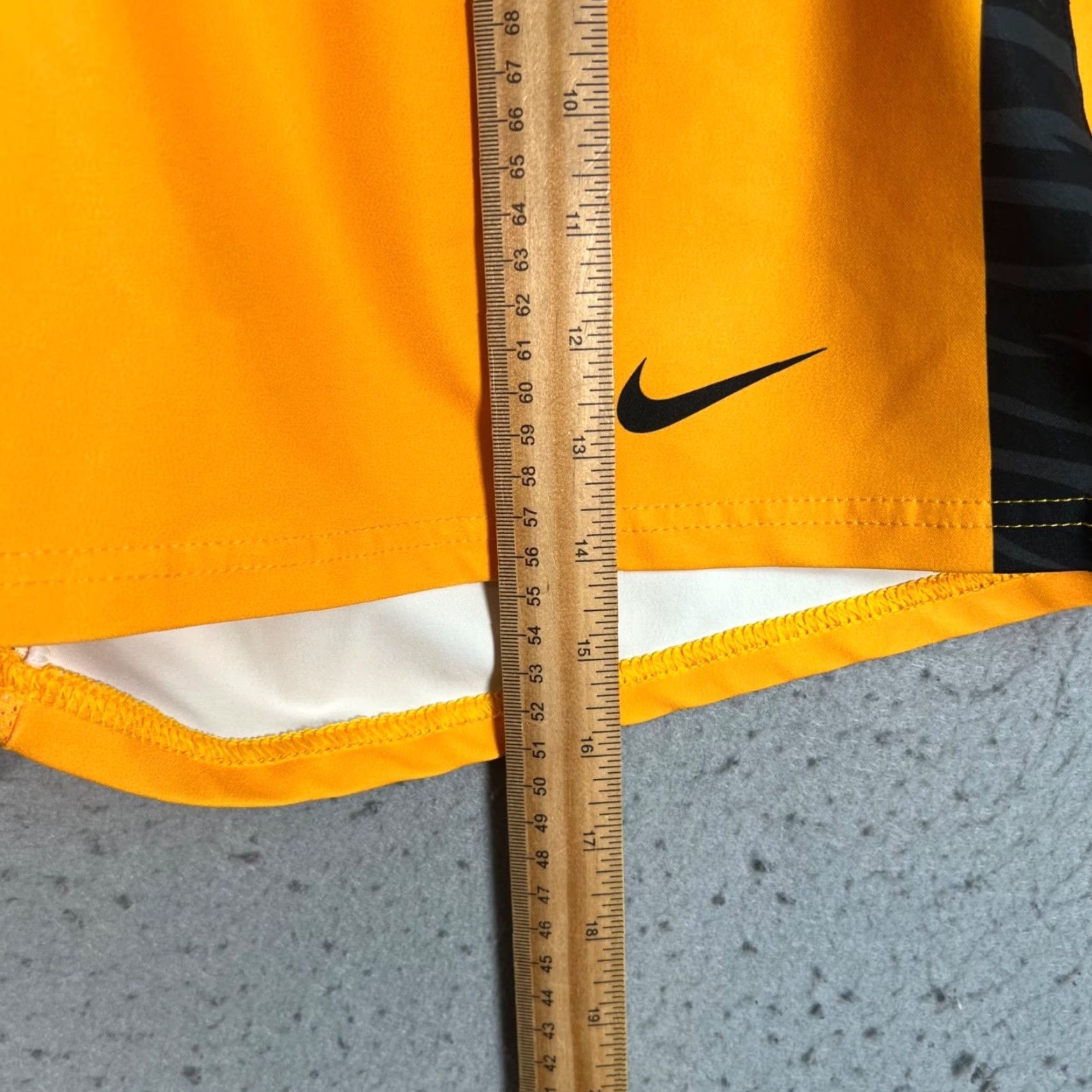 Nike Nike Dri-Fit Womens Size Large Yellow & Black Athletic Shorts Drawstring Size 36" / US 14 / IT 50 - 5 Thumbnail