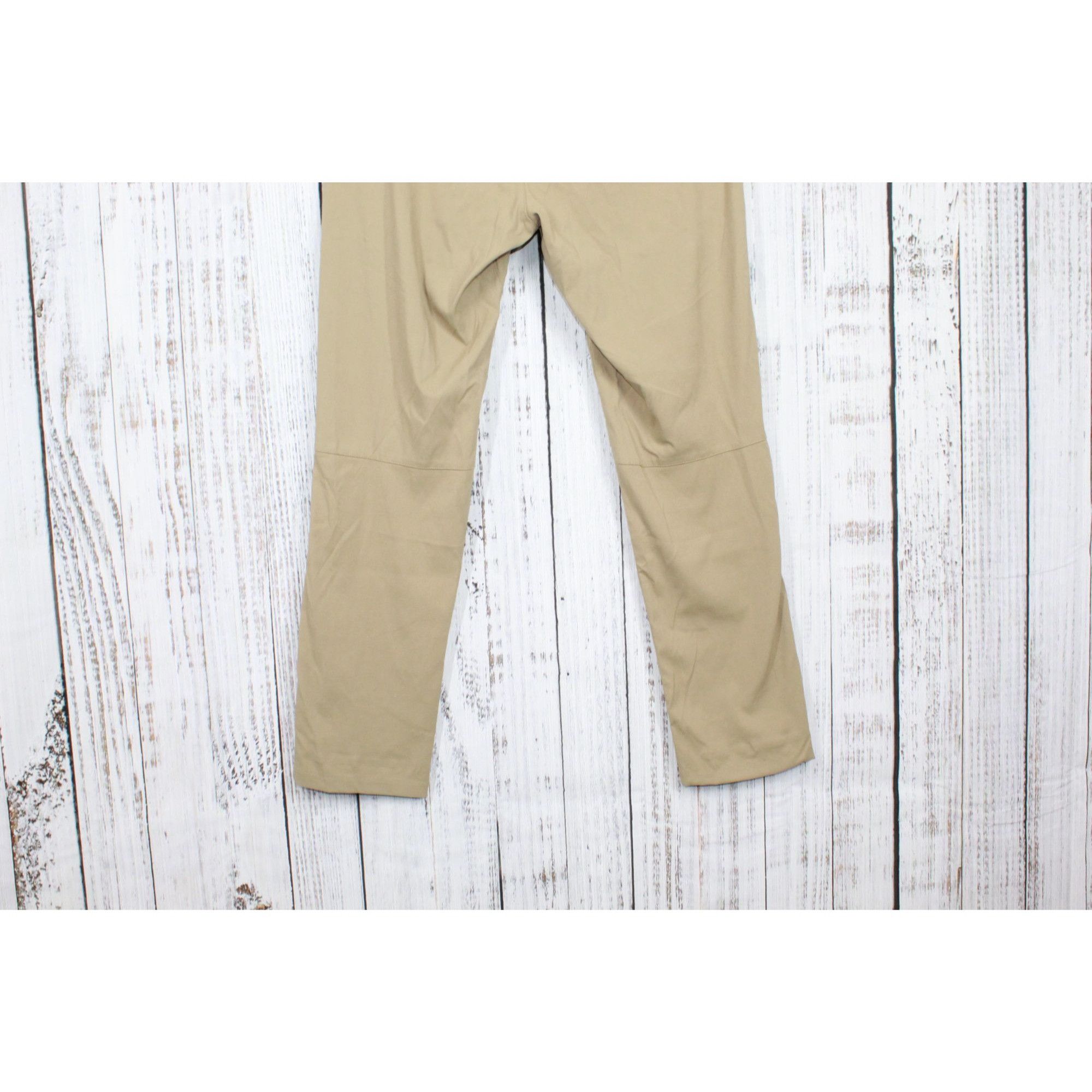 L.L. Bean LL Bean Venture Stretch Commuter Chinos Tapered Leg Size US 32 / EU 48 - 8 Thumbnail