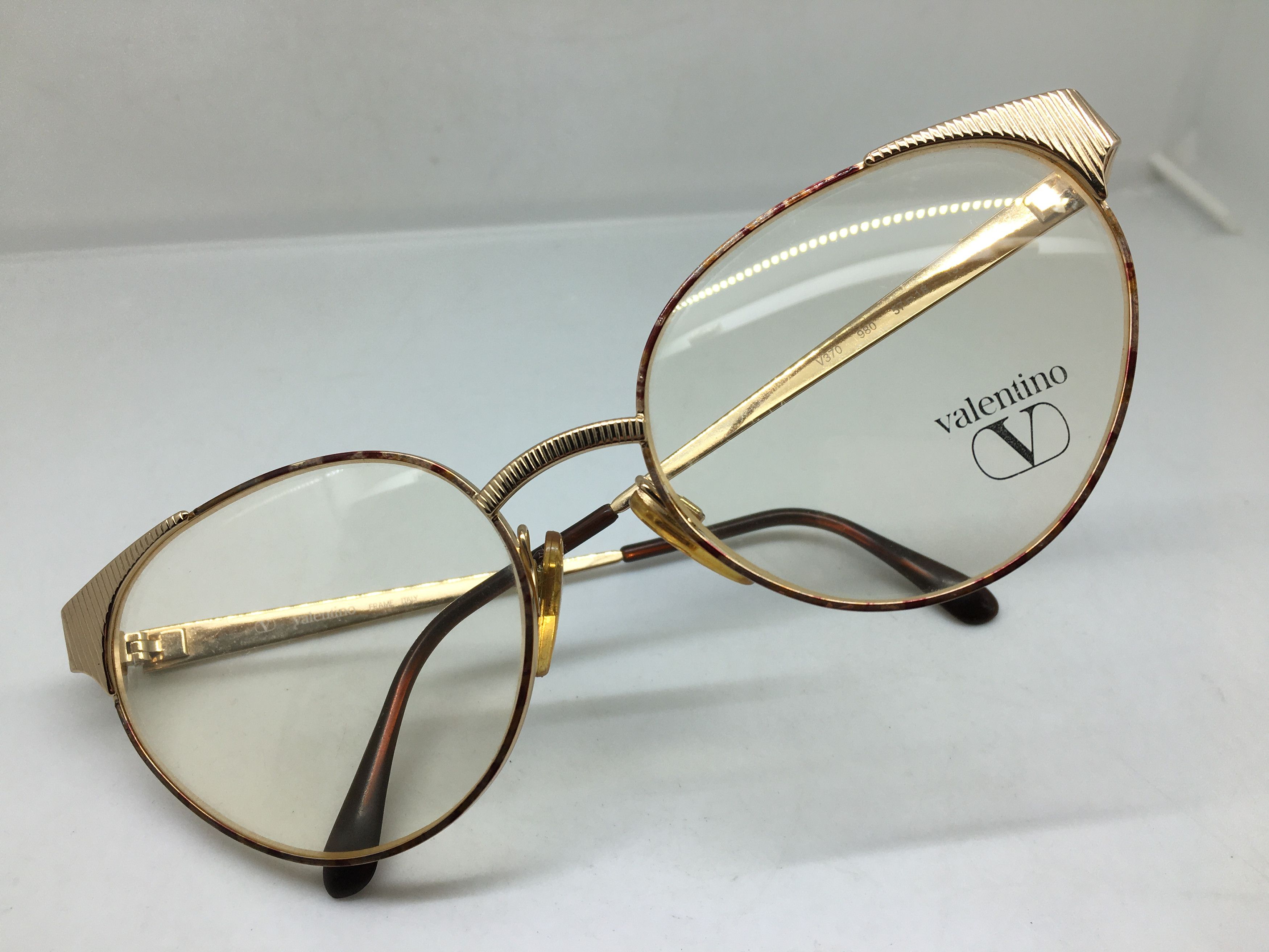 Valentino Vintage Valentino V370 Cat Eye Eyeglasses Frame Italy Size ONE SIZE - 8 Thumbnail