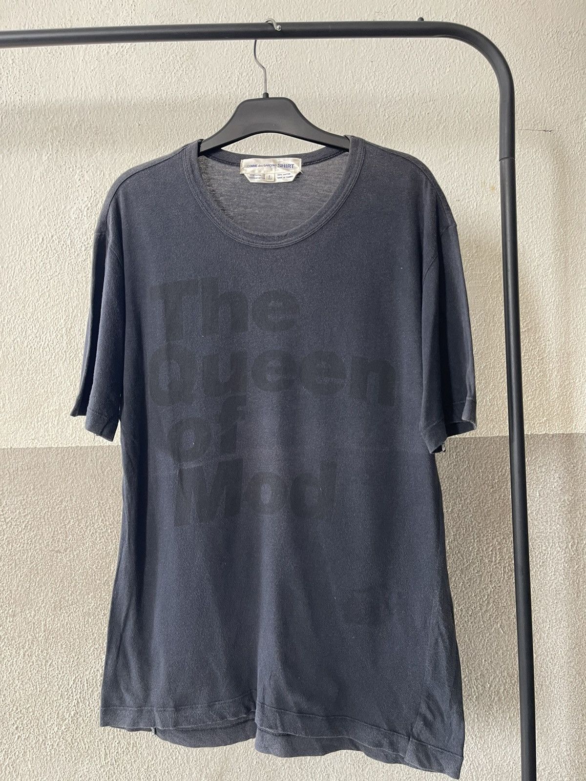 Comme des Garcons SHIRT Comme Des Garcons SHIRT The Queen of Mod Faded Tee Size US L / EU 52-54 / 3 - 1 Thumbnail