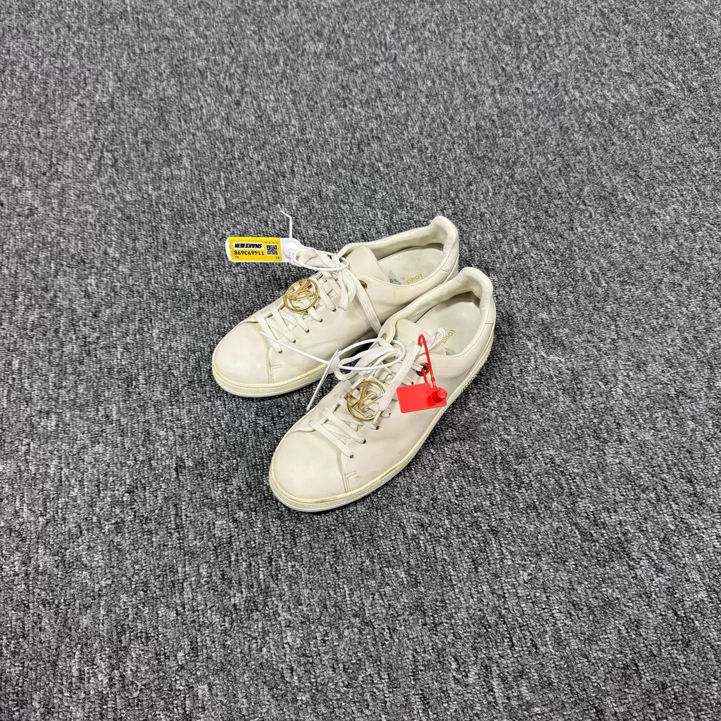 Louis Vuitton LV White Metallic Logo Low-Top Sneaker 38 97 New Size US 7.5 / IT 37.5 - 1 Thumbnail