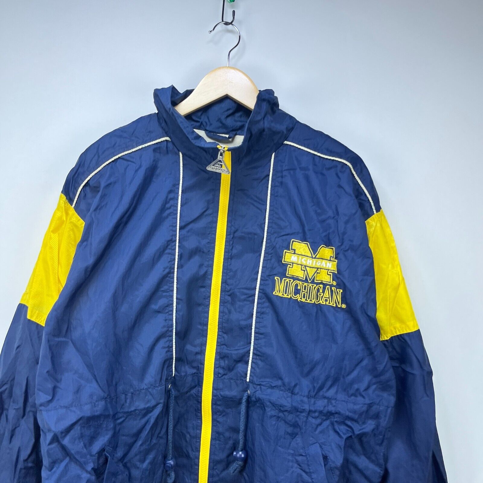 Vintage Vintage 90s Michigan Wolverines Windbreaker Jacket Large Size US L / EU 52-54 / 3 - 2 Thumbnail