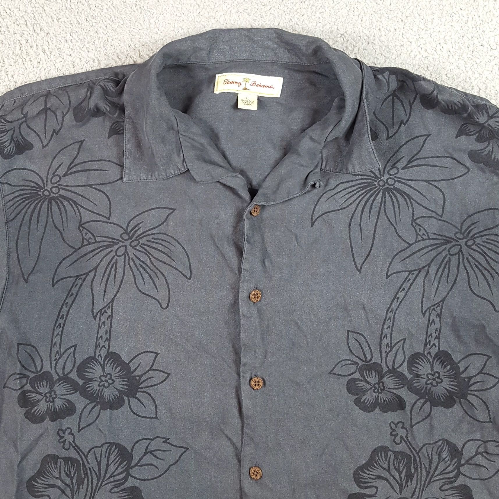 Tommy Bahama VINTAGE Tommy Bahama Floral Camp Shirt L Gray Button-Up Loop Collar Hawaiian Mens Size US L / EU 52-54 / 3 - 2 Thumbnail