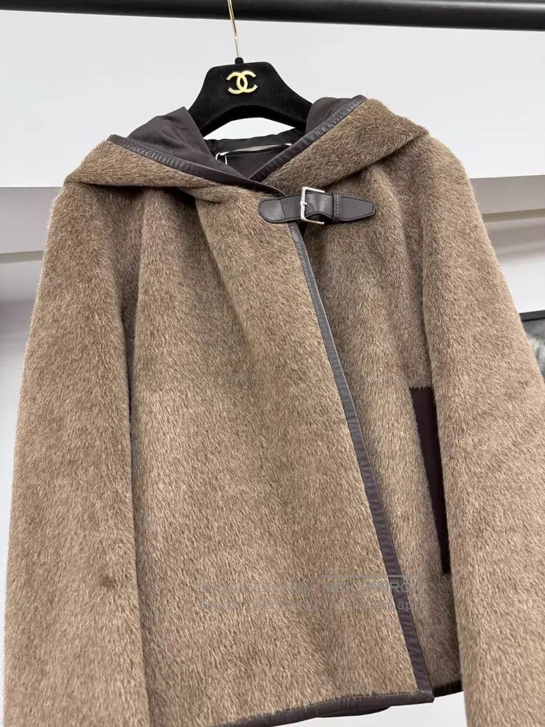Hermes Hermes Alpaca and Sheep Wool Mixed with Leather Edge Hoode Size XS / US 0-2 / IT 36-38 - 2 Thumbnail
