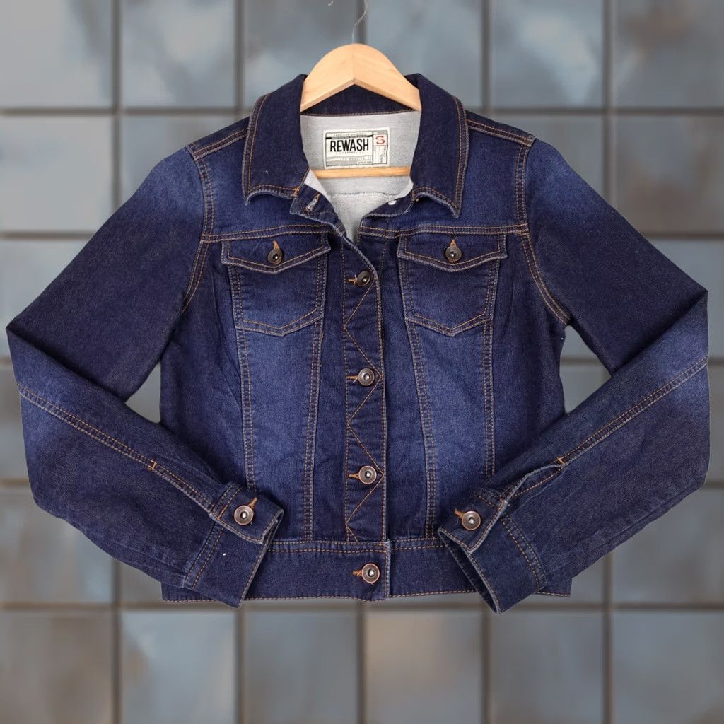 Vintage Rewash Denim Jacket Womens Small Blue Trucker Dark Wash Button Front Casual Jeans Jacket Size 28" / US 6 / IT 42 - 1 Thumbnail