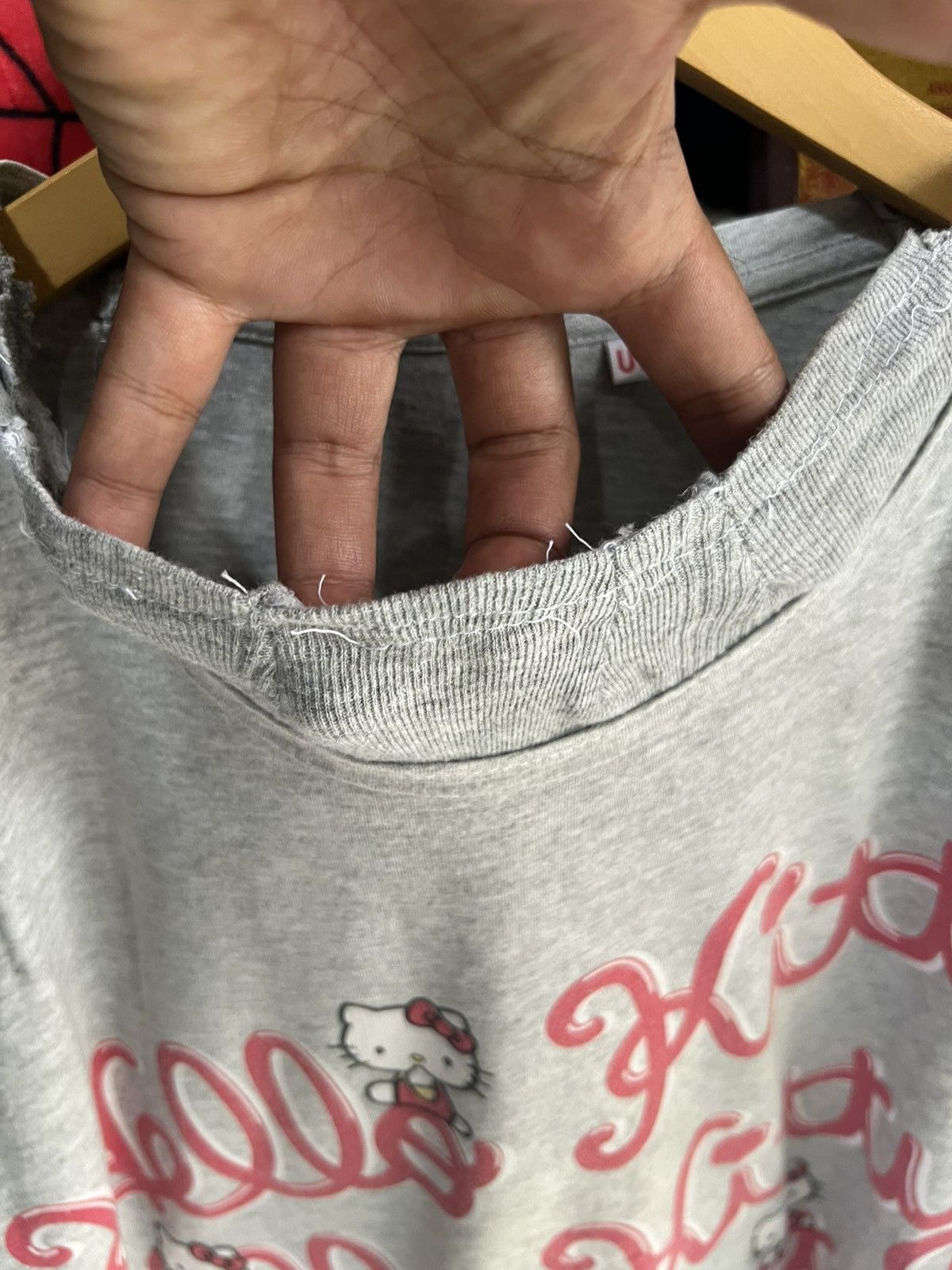 Anime 🔥Hello Kitty x Uniqlo Tee Size US L / EU 52-54 / 3 - 7 Thumbnail