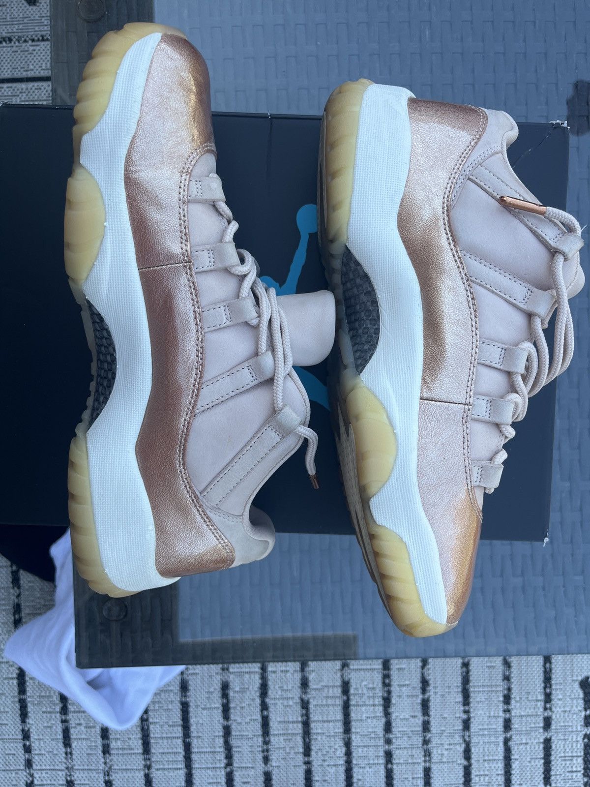 Jordan Brand Rose gold 11s Size US 10.5 / EU 43-44 - 4 Thumbnail