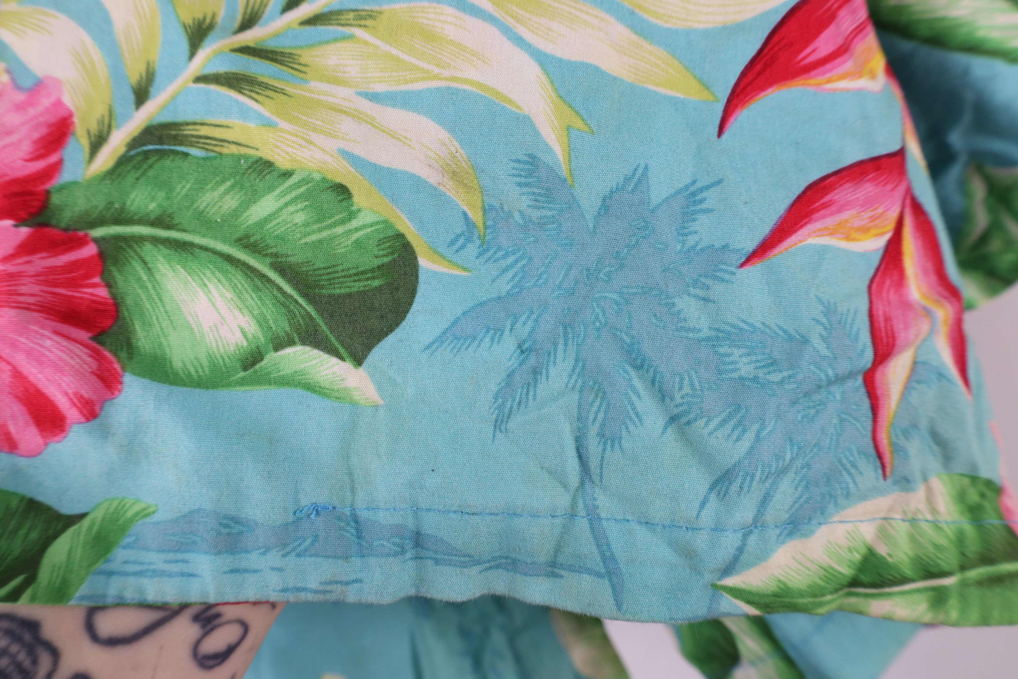 Vintage Vintage 90s Streetwear Flower Luau Hawaiian Button Shirt USA Size US XL / EU 56 / 4 - 8 Thumbnail