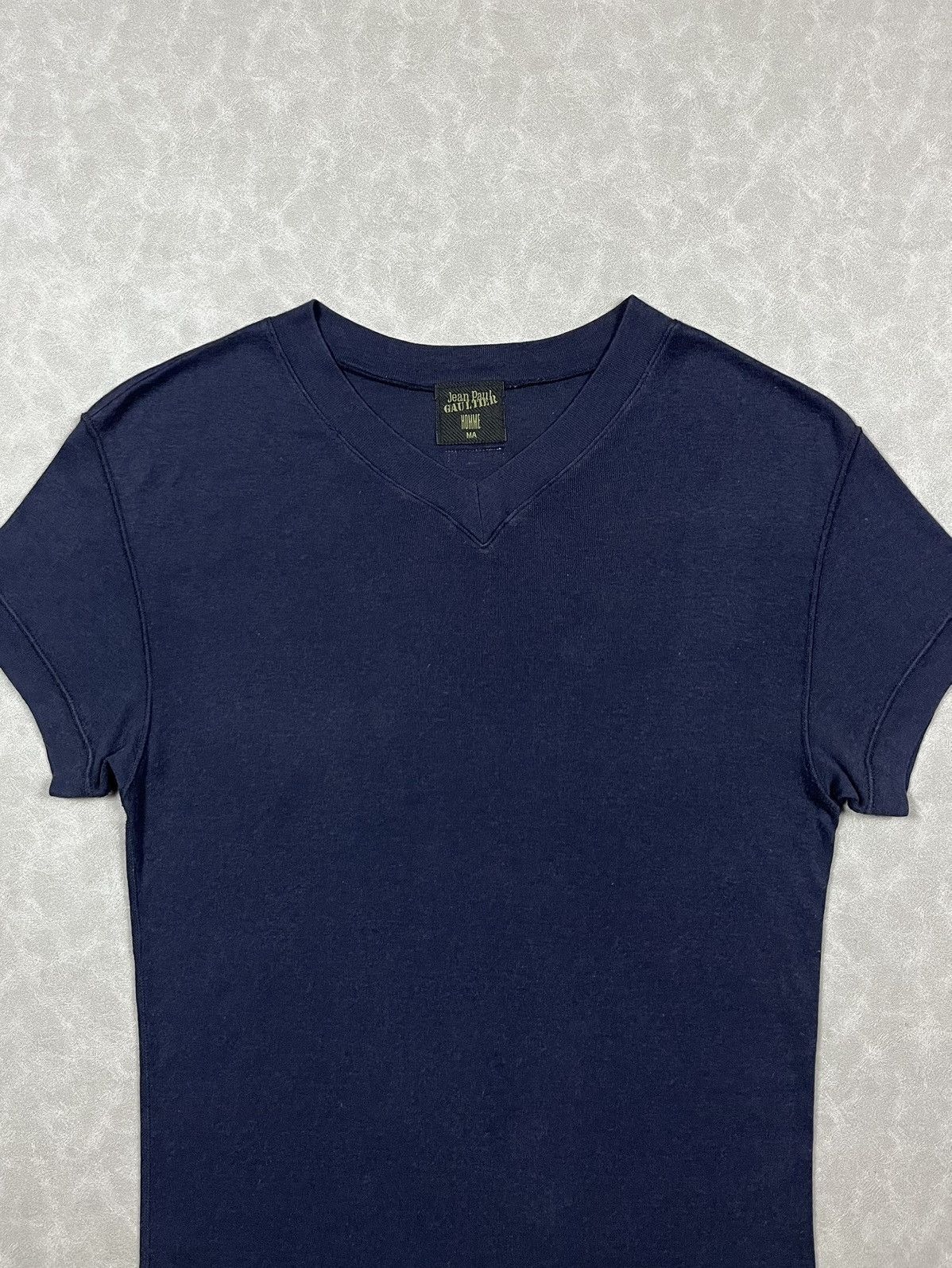 Jean Paul Gaultier 90s JPG vneck tee Size US S / EU 44-46 / 1 - 3 Thumbnail