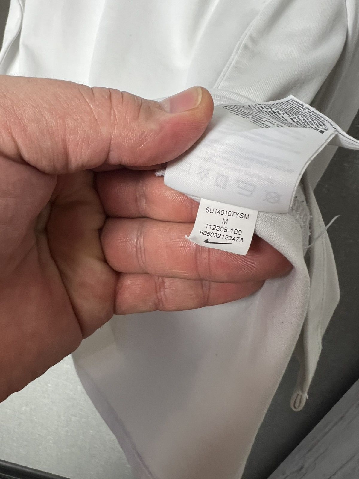 Nike Nike White Turtleneck Long Sleeve Swoosh Logo On Collar Size US M / EU 48-50 / 2 - 18 Thumbnail