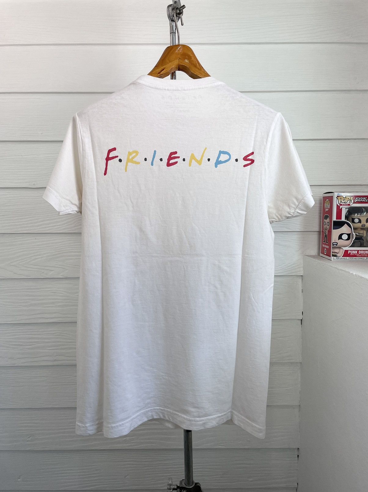 Warner Bros FRIENDS TV SITCOM (2019) Size US M / EU 48-50 / 2 - 2 Thumbnail