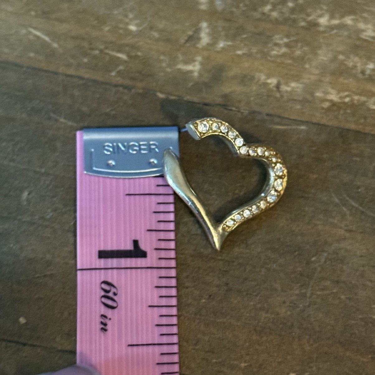 Vintage Vintage Avon gold tone rhinestone heart post earrings Size ONE SIZE - 4 Thumbnail