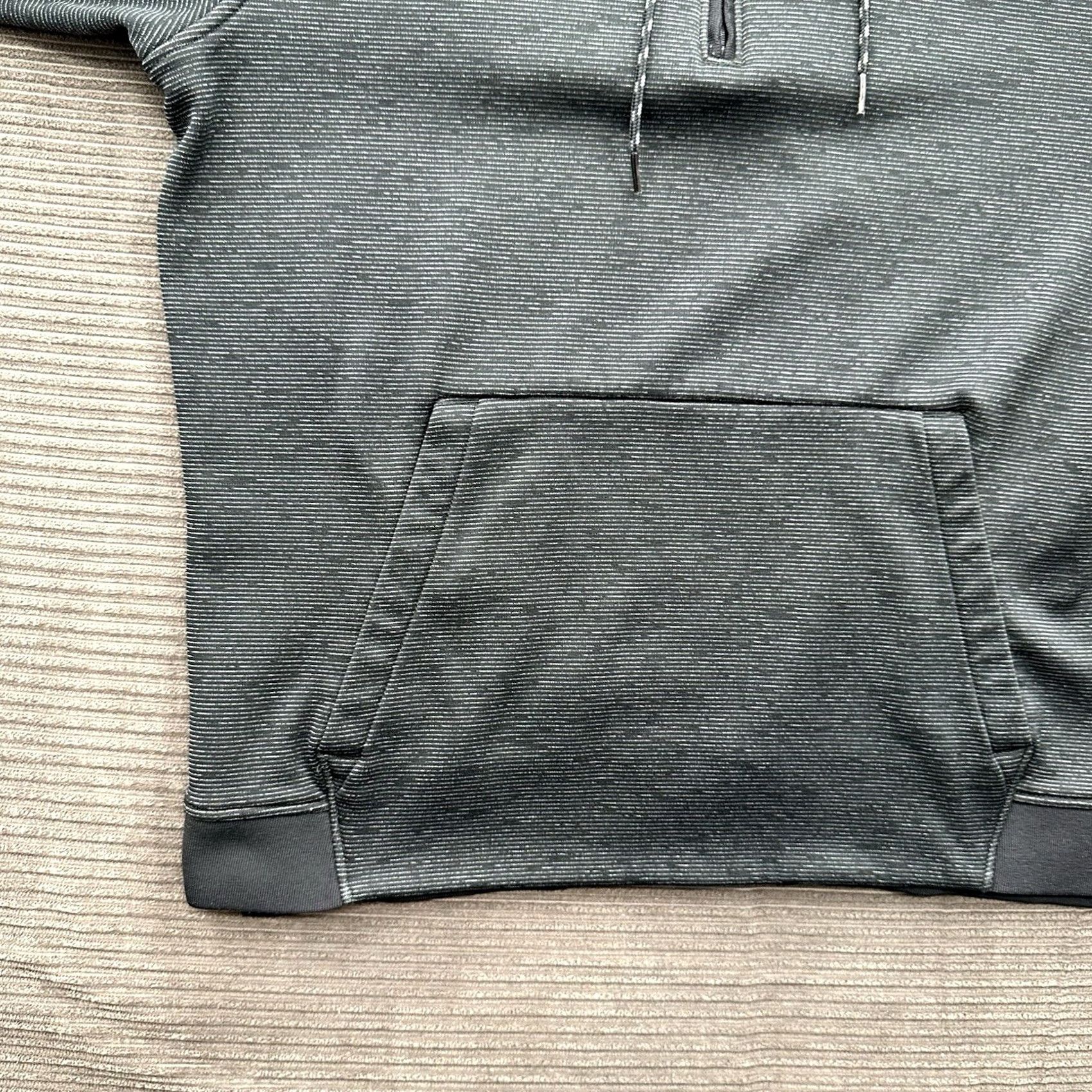 Under Armour Under Armour Hoodie Men M Gray Polyester Gym Training Athletic Pullover Hooded Long Sleeve Size US M / EU 48-50 / 2 - 7 Thumbnail