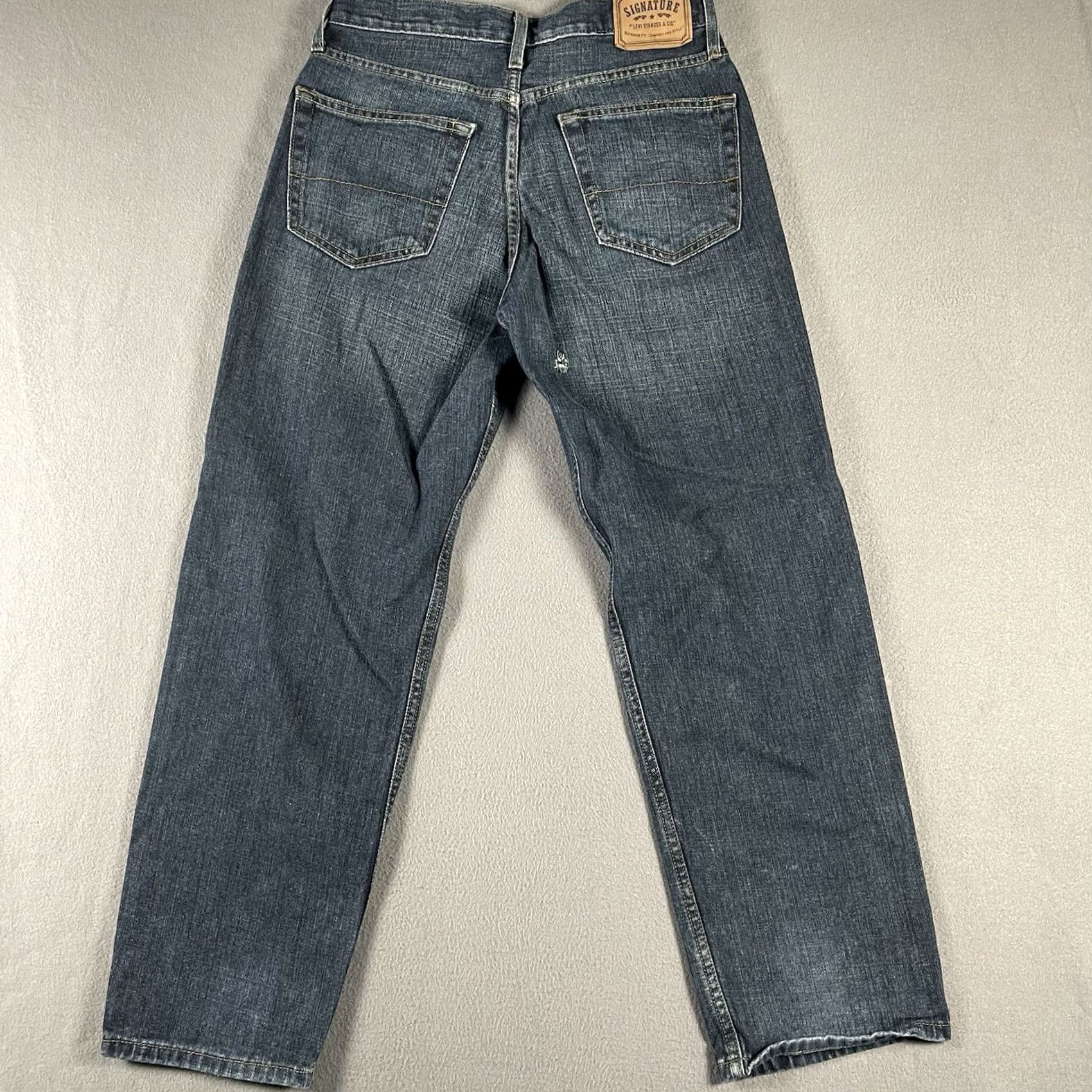 Levi's Levi's Signature Relaxed Fit Jeans Mens 32x32 Blue Denim Distressed Workwear Jeans Regular 5-Pocket Mens USA 90s Theme Size US 32 / EU 48 - 2 Thumbnail