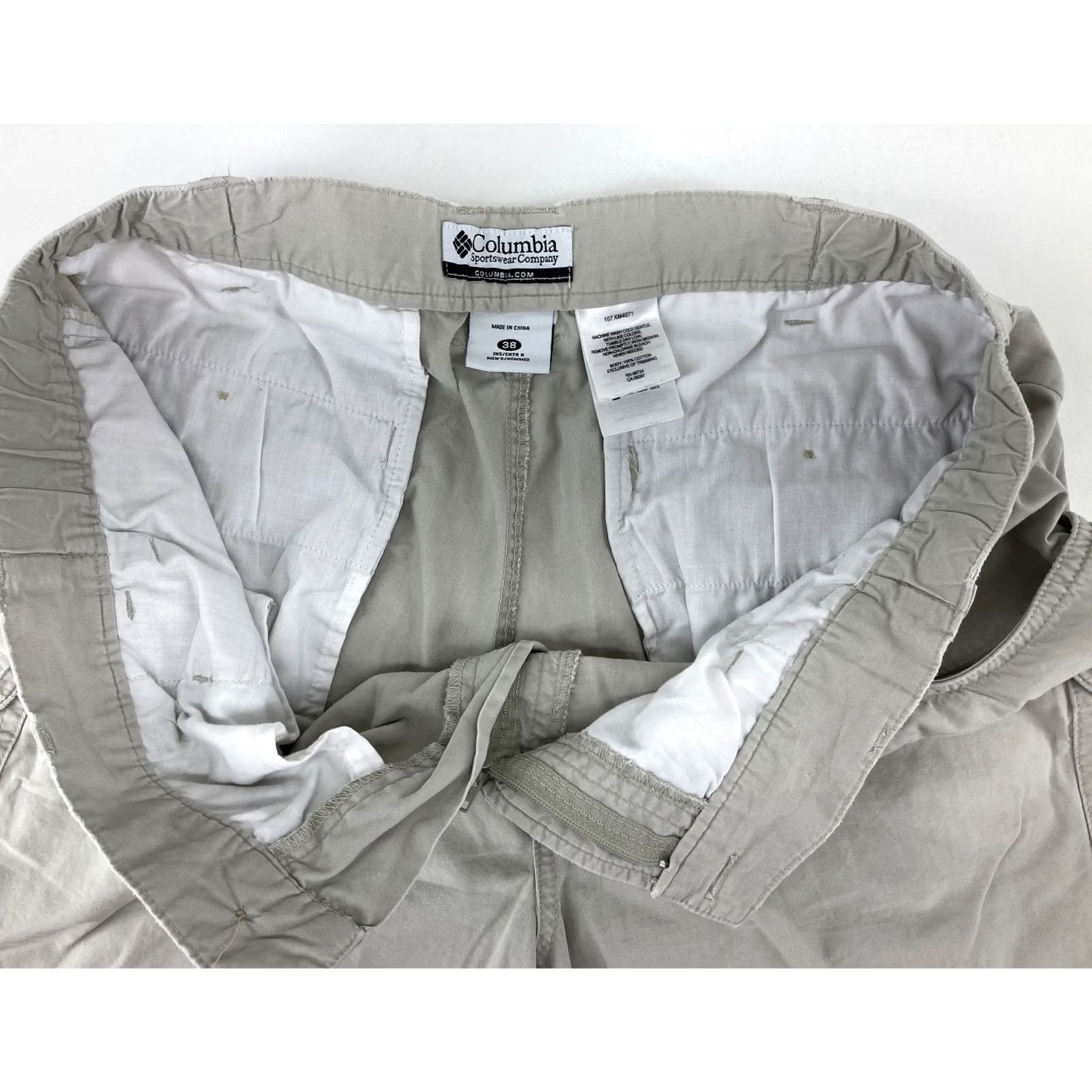 Vintage Columbia Men Cargo Shorts Light Weight Size 38 Beige Regular Inseam 10in Casual Cotton Front Flat Front Belt Loops Pocket Cargo Summer Fall Spring Size US 36 / EU 52 - 5 Thumbnail