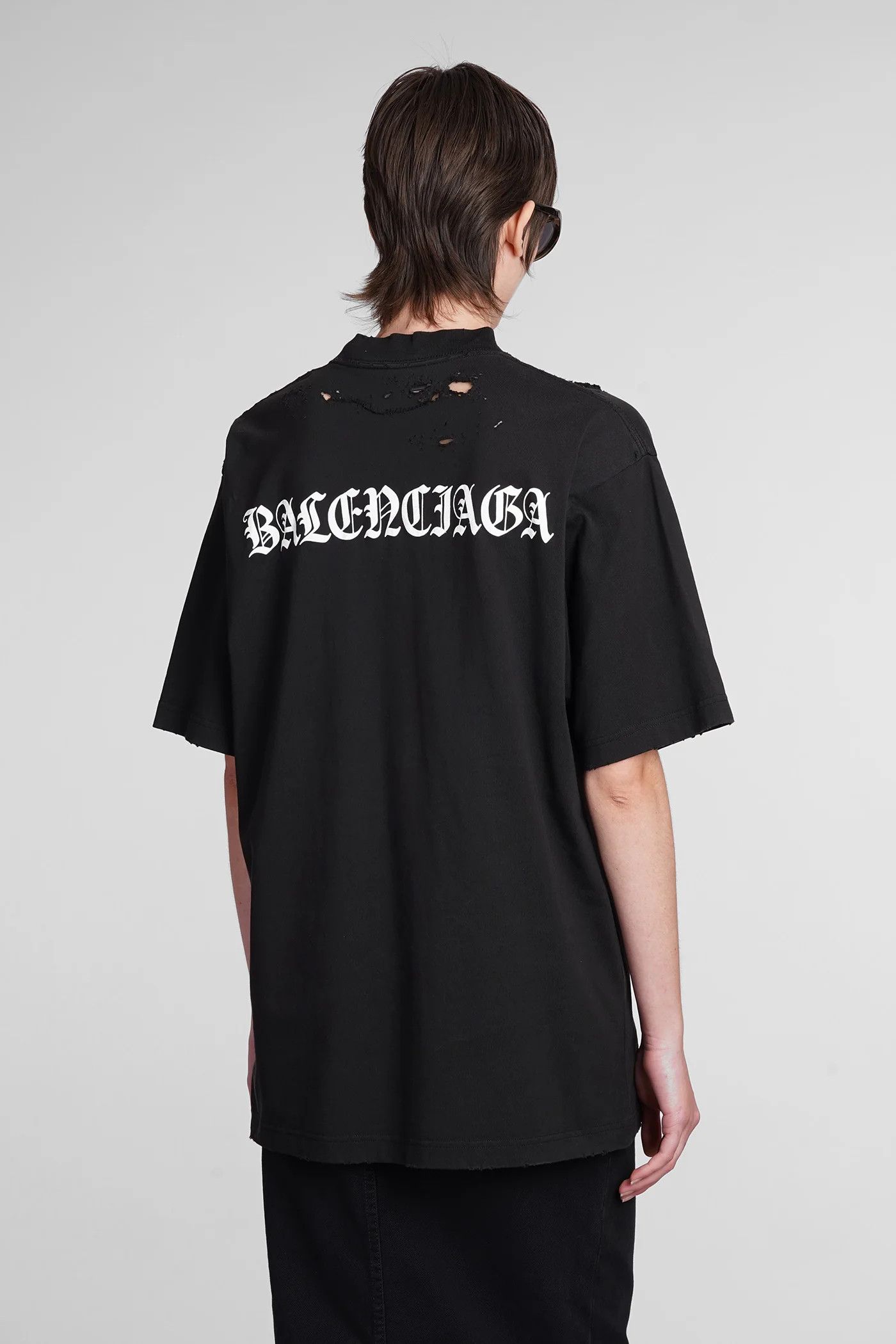 Balenciaga Washed Black Distressed Gothic Logo Oversized T-Shirt Size US XS / EU 42 / 0 - 5 Thumbnail