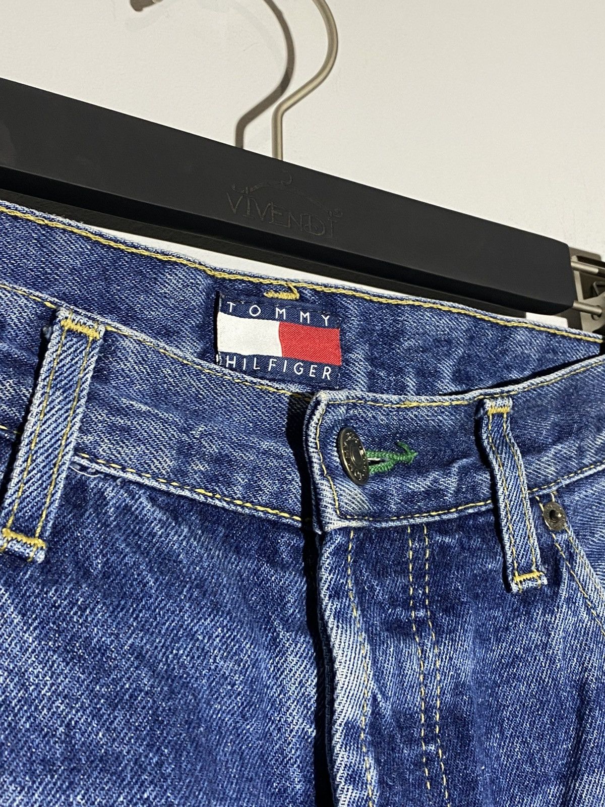 Tommy Hilfiger Vintage 90s Tommy Hilfiger Jeans Baggy Fit 32x34 Size US 32 / EU 48 - 11 Thumbnail