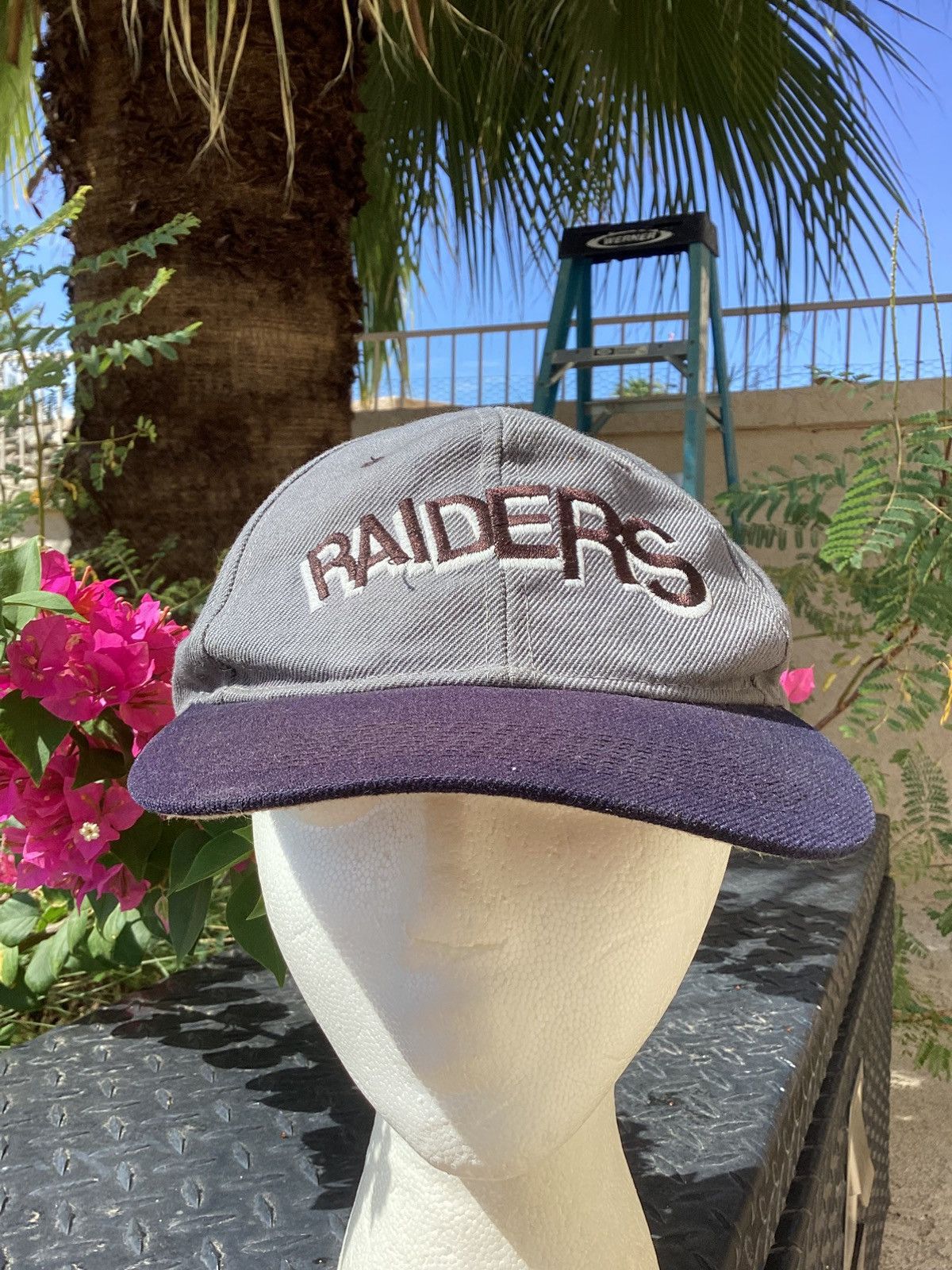 NFL Vintage 90s NFL Los Angeles Raiders strap back hat Size ONE SIZE - 1 Thumbnail