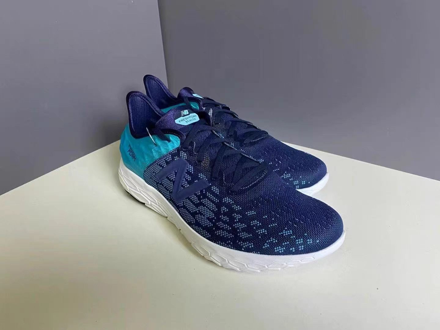 New Balance New Balance Fresh Foam Beacon K15 Size US 12 / EU 45 - 3 Thumbnail