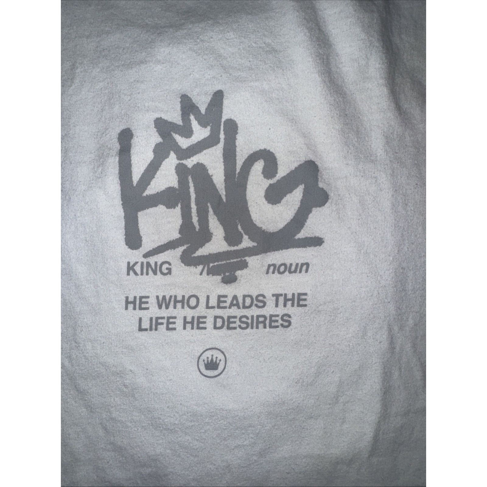 Band Tees × Vintage King Streetwear Crown Logo Graphic T-Shirt White XL 21x29 Size US XL / EU 56 / 4 - 4 Thumbnail